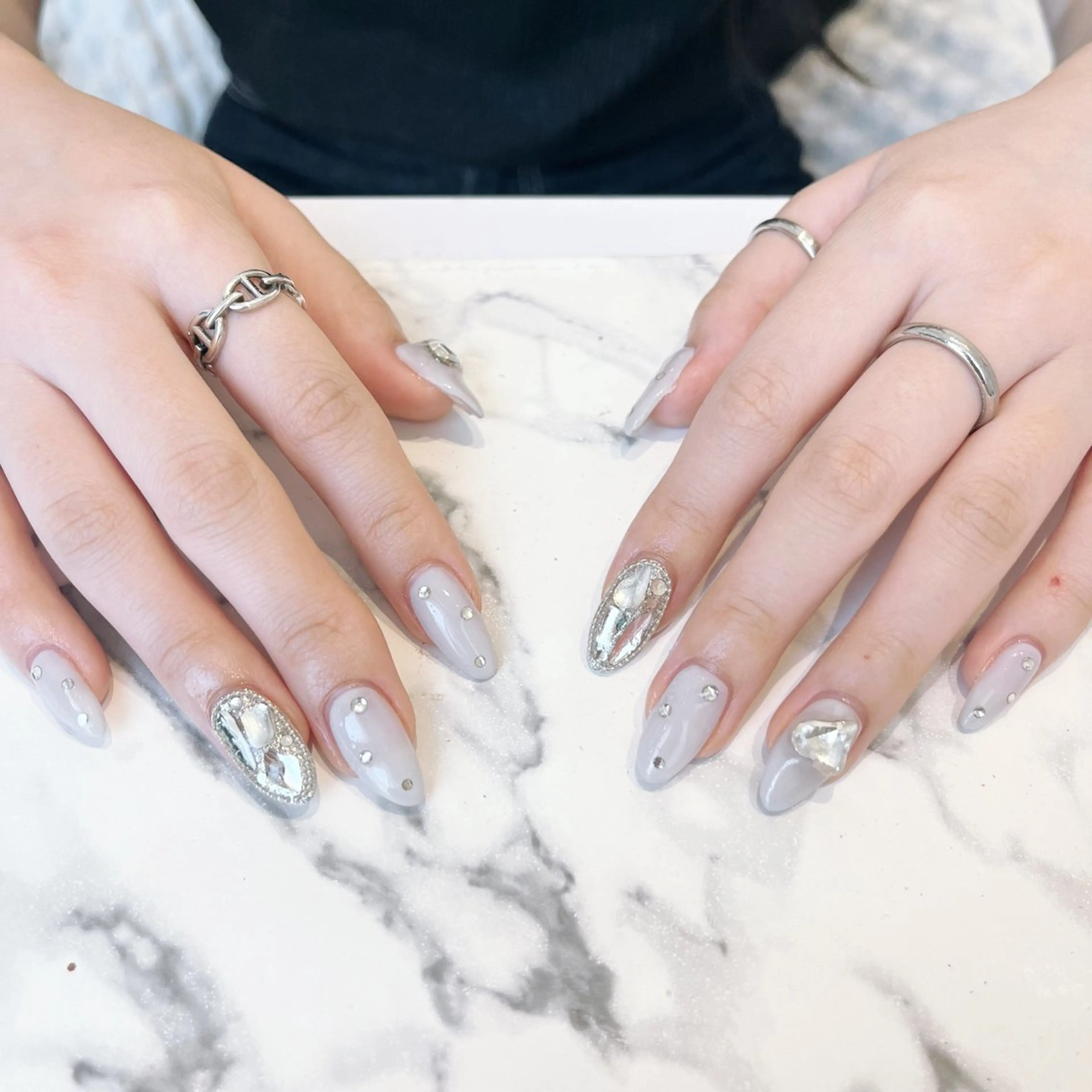 ネイル ドット フットネイル キラキラネイル 韓国ネイル マグネットネイル salon. Pualaのネイルデザイン