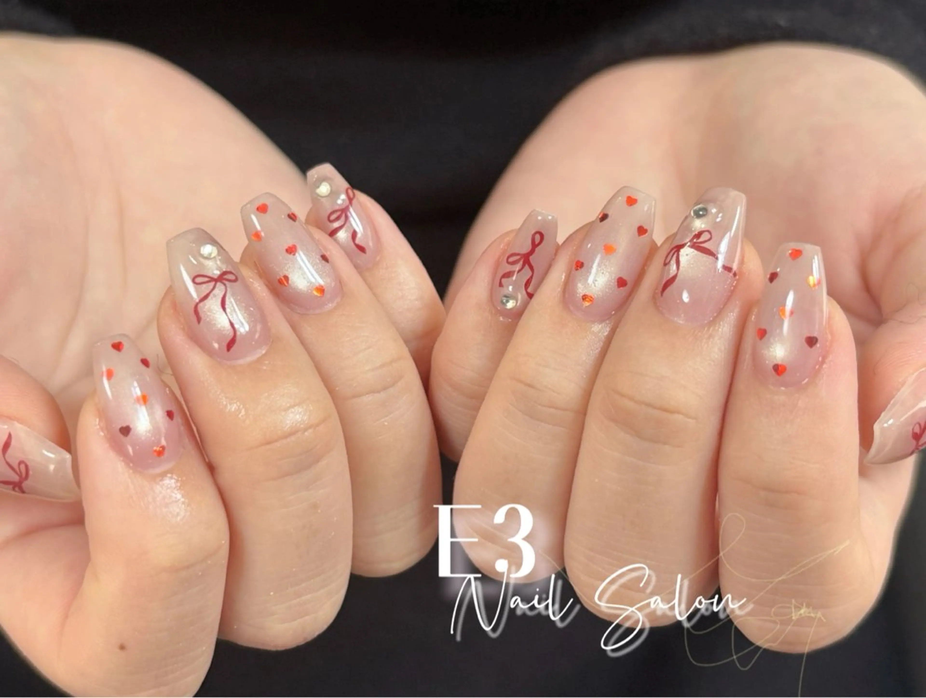 ネイル フレンチネイル ジェルネイル ガラスフレンチ グラデーション キラキラネイル ハンドネイル E3 Nail Salonのネイルデザイン