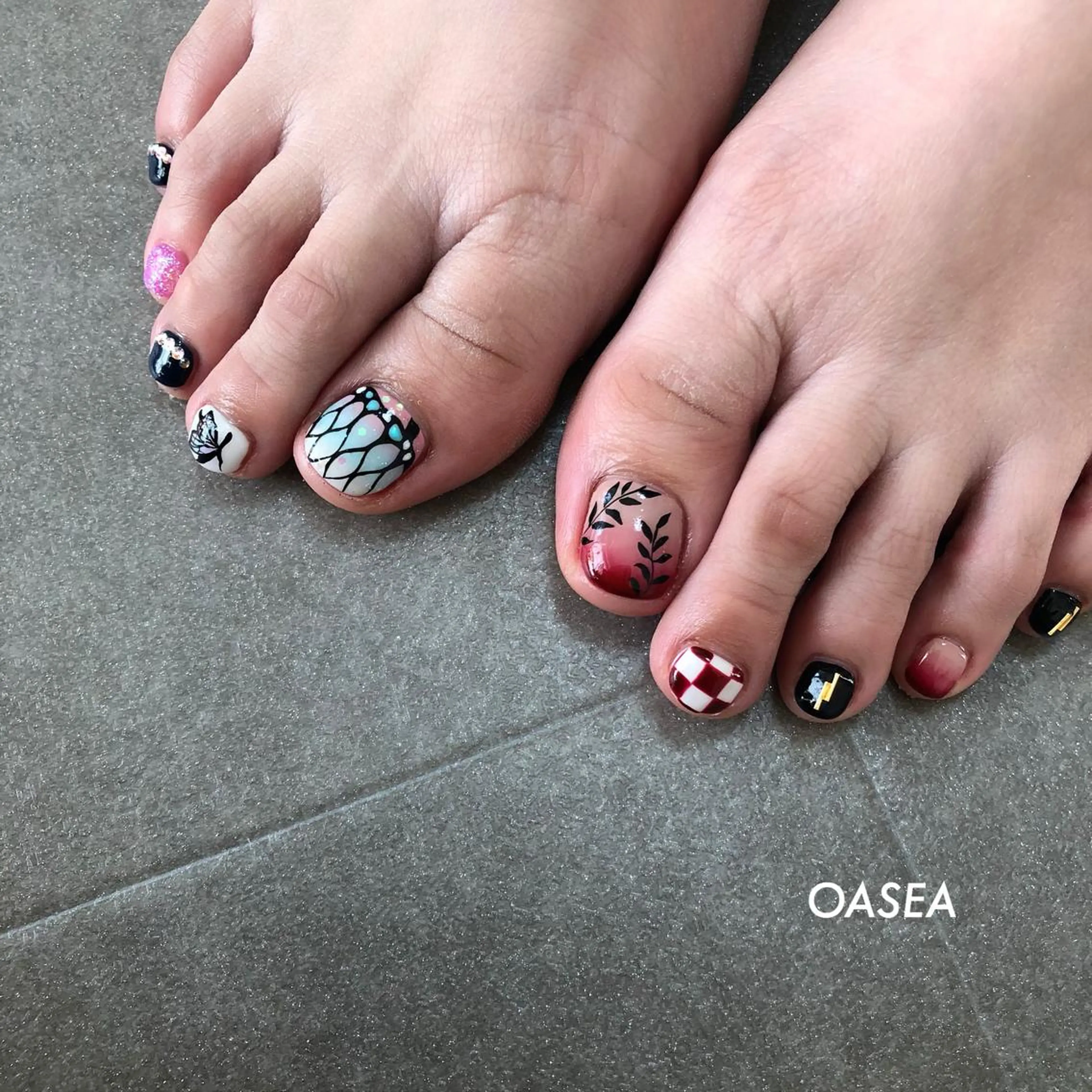 ネイル フットネイル 🌞💜 KAORI 🌴のネイルデザイン