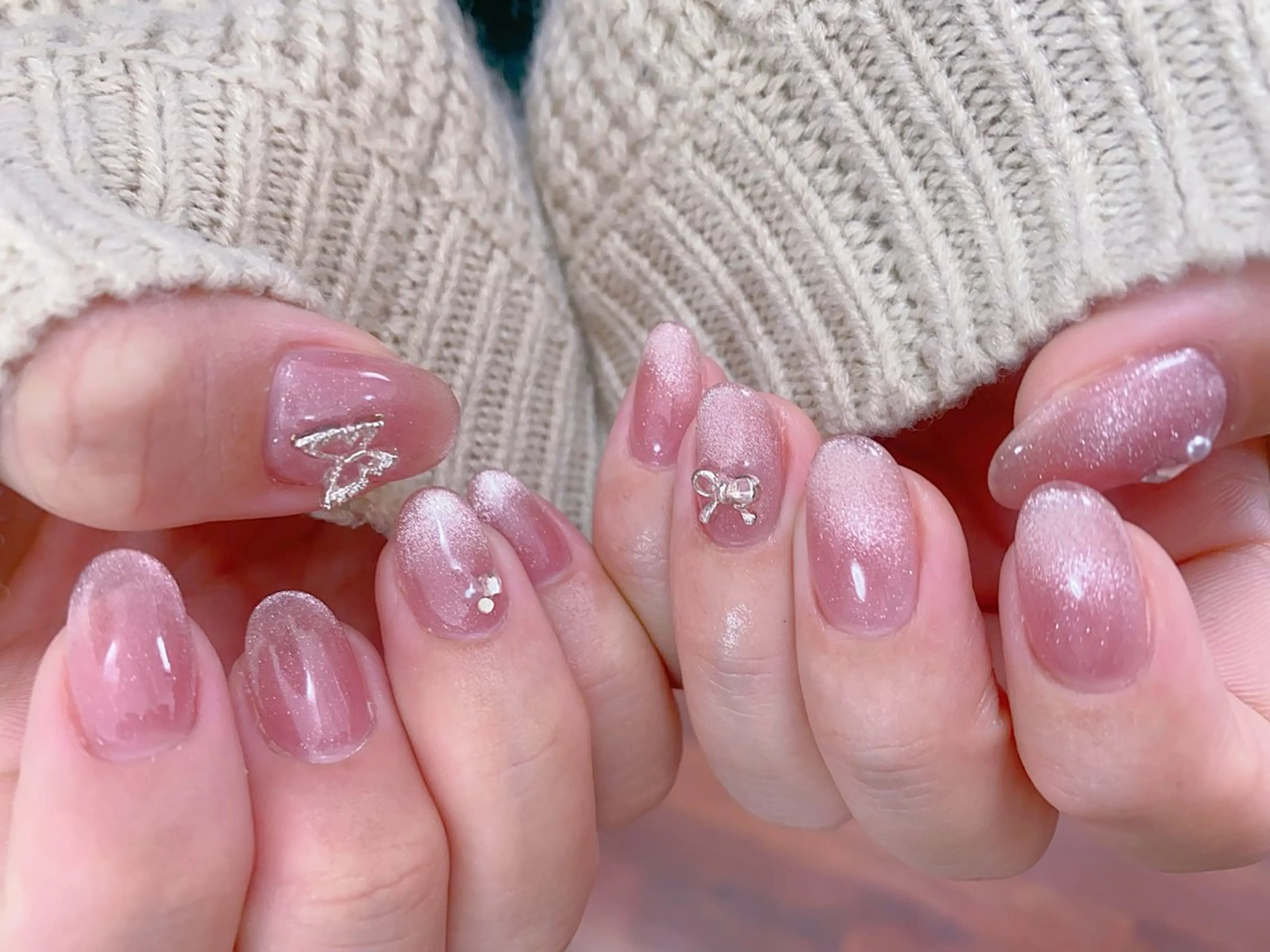 ネイル アートネイル リボン ストーンネイル ハンドネイル Jasmine nailsalon所属・ジャスミン ネイルサロンのネイルデザイン