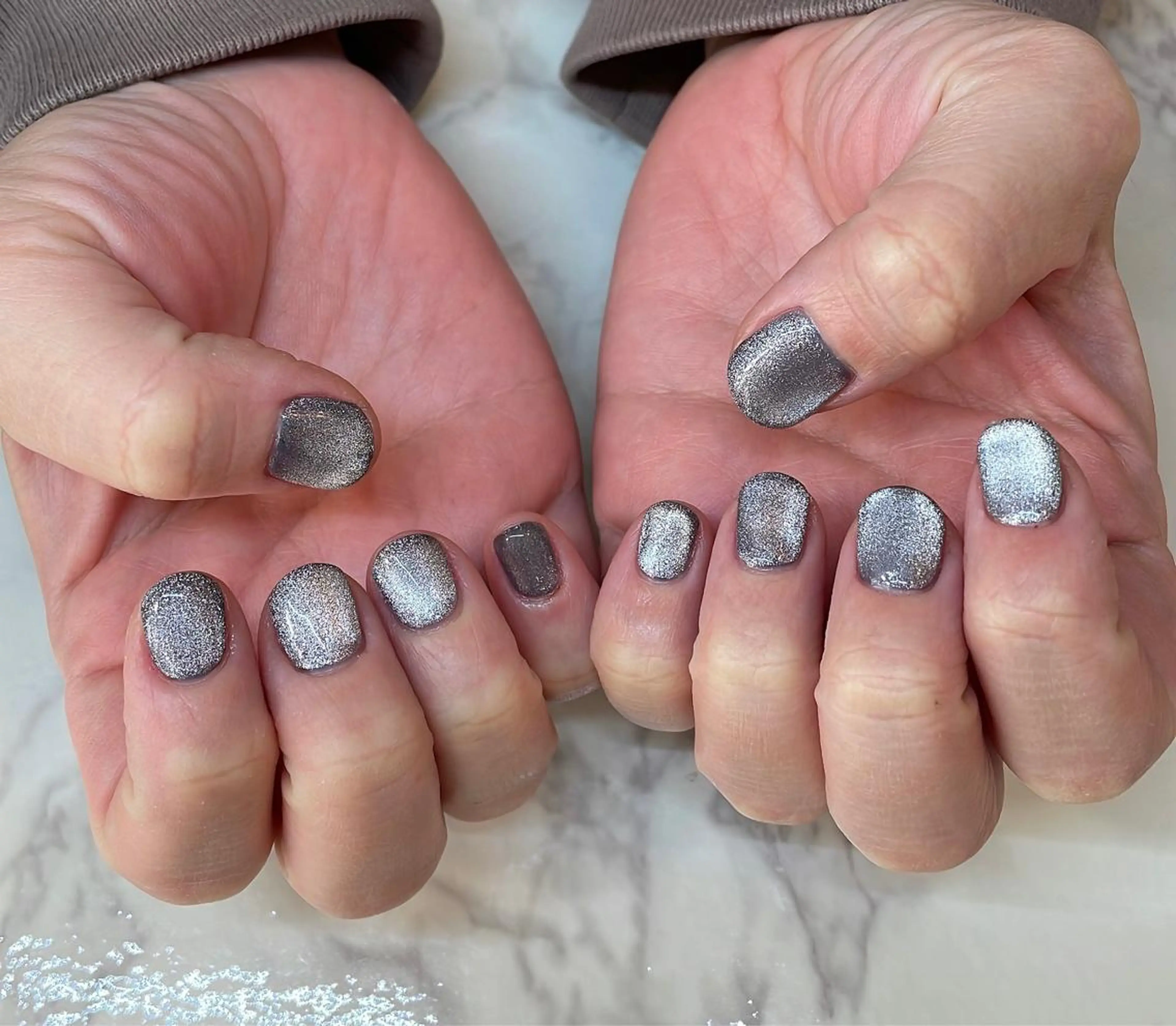 ネイル マグネットネイル atelier chic+のネイルデザイン