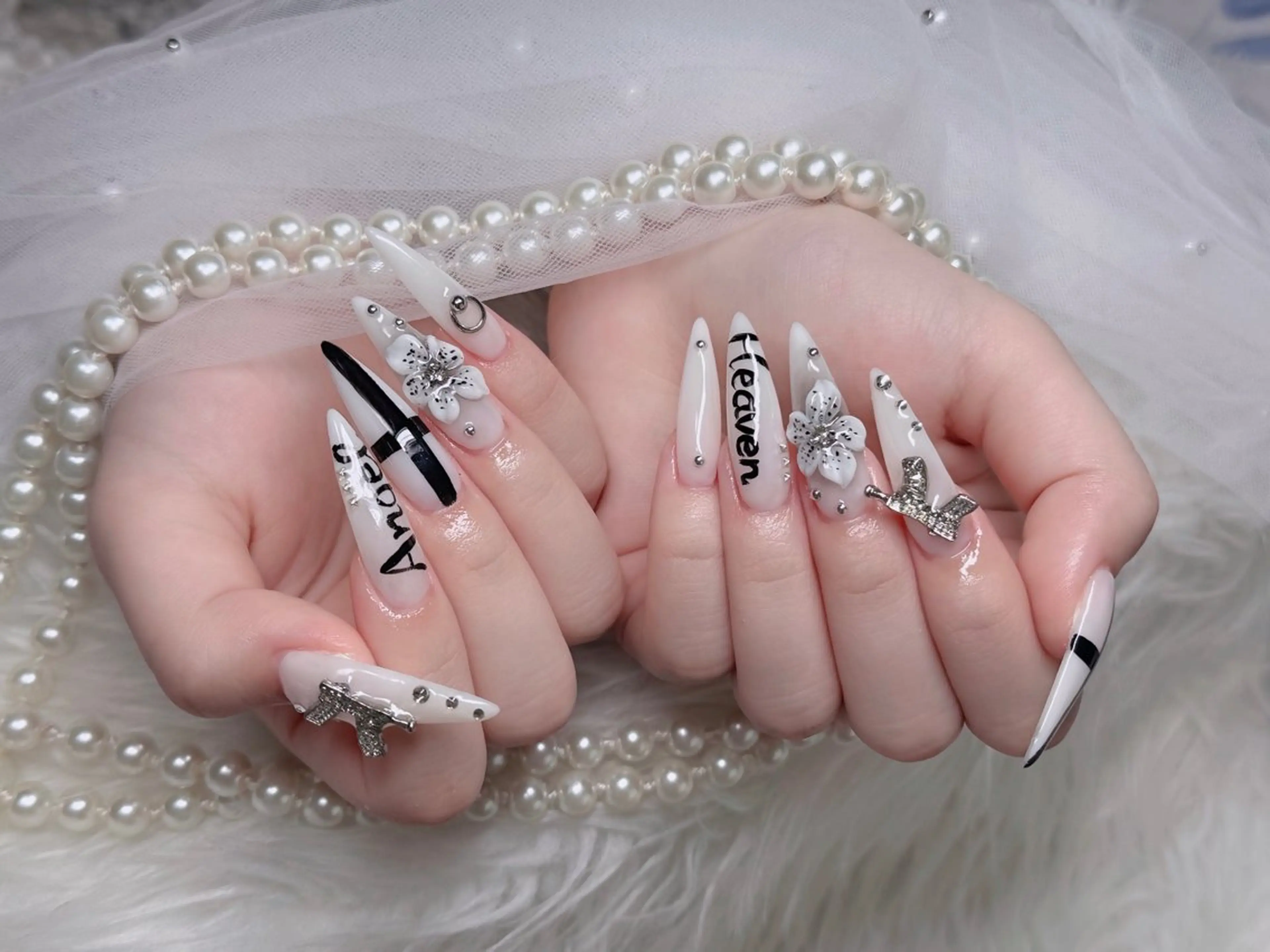 ネイル フレンチネイル ジェルネイル ハロウィン 韓国ネイル マグネットネイル ハンドネイル Hbaby nailのネイルデザイン
