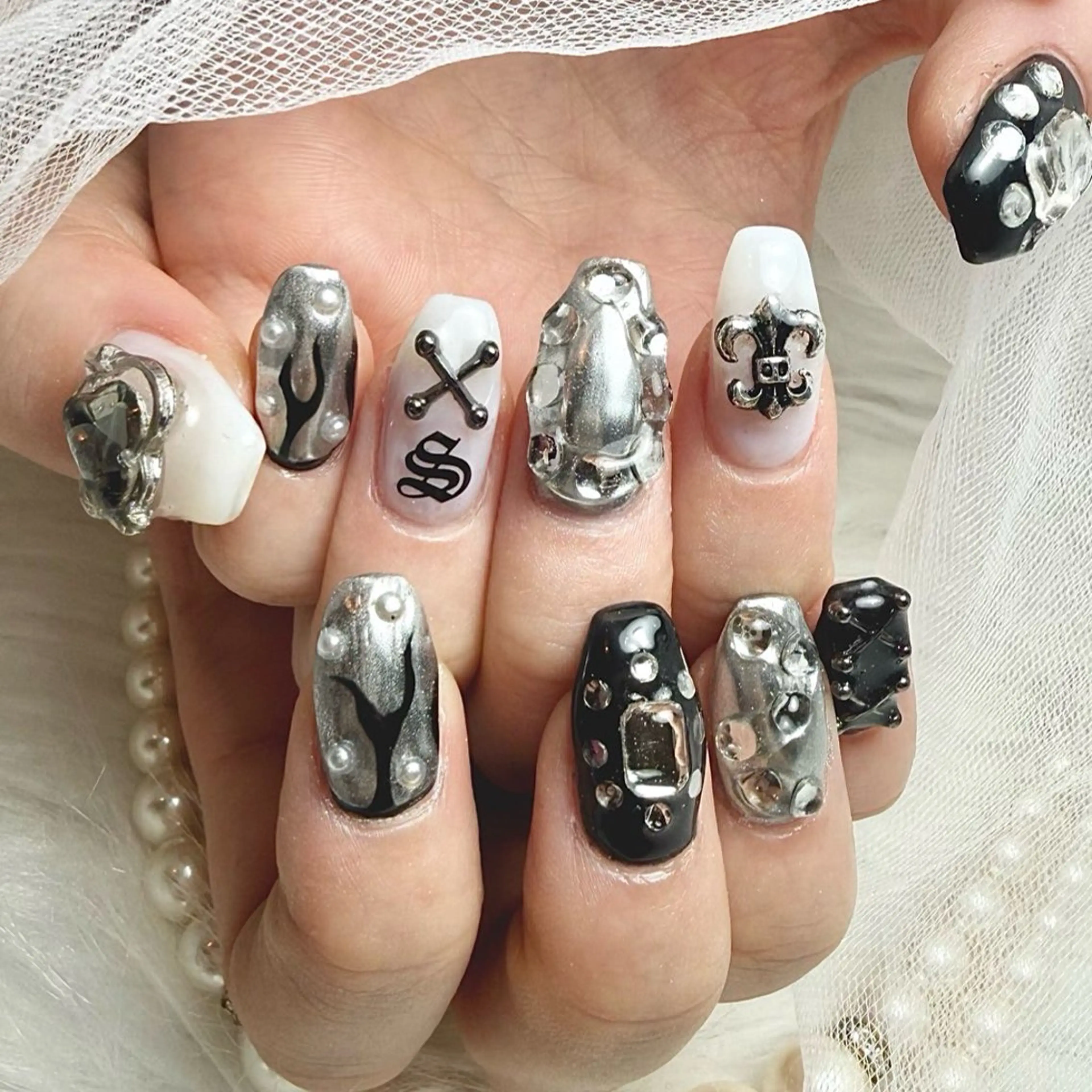 ミディアム ハンドネイル Conjunim MAMI🎀✨のネイルデザイン