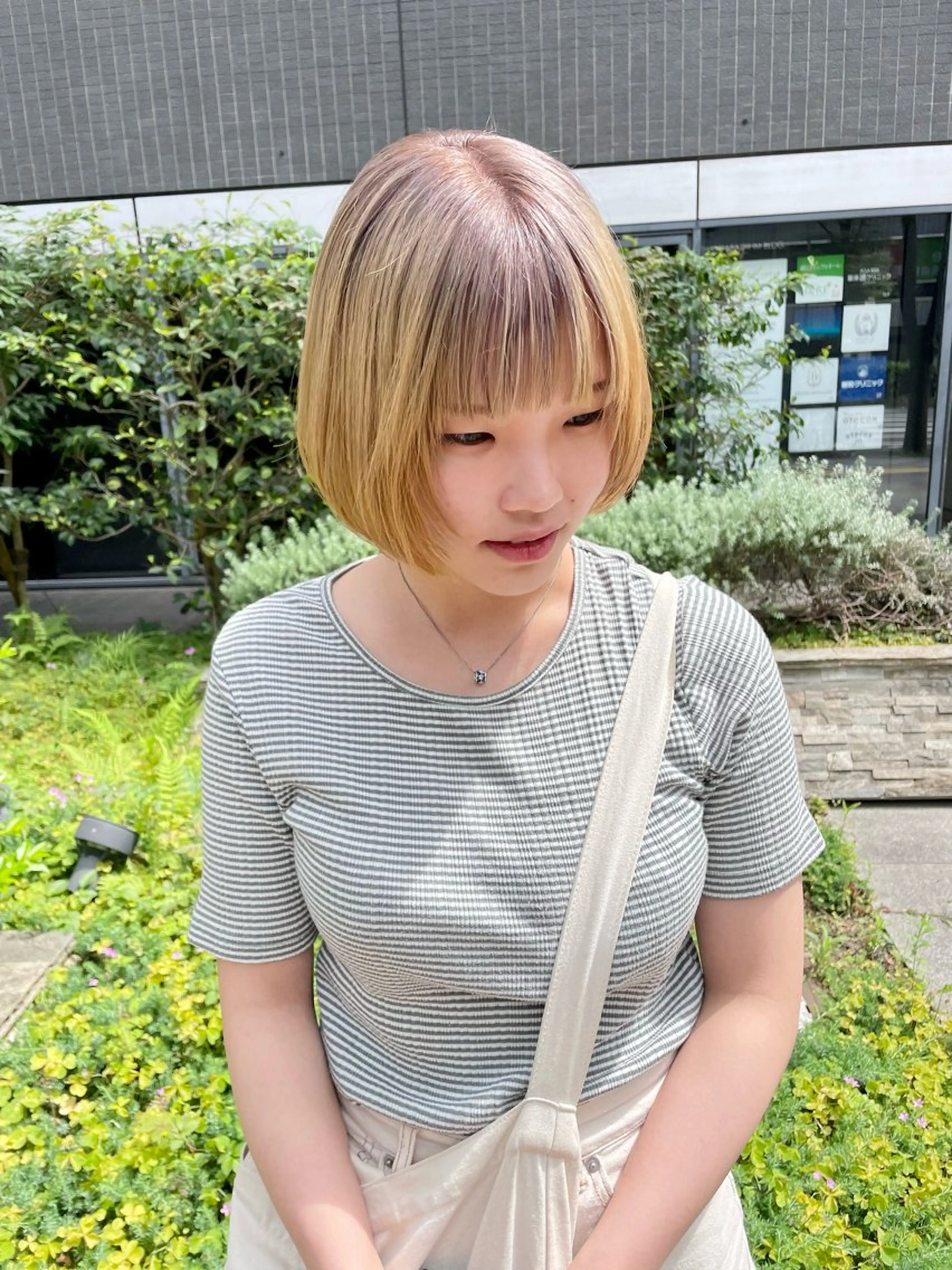 ミディアム カラー ヘアアレンジ メンズ キッズ ネイル マツエク・マツパ アイブロウ ベージュカラー 眉カラー カット ヘアカラー トリートメント tatsumi/ボブ ウルフ/レイヤーのヘアスタイル