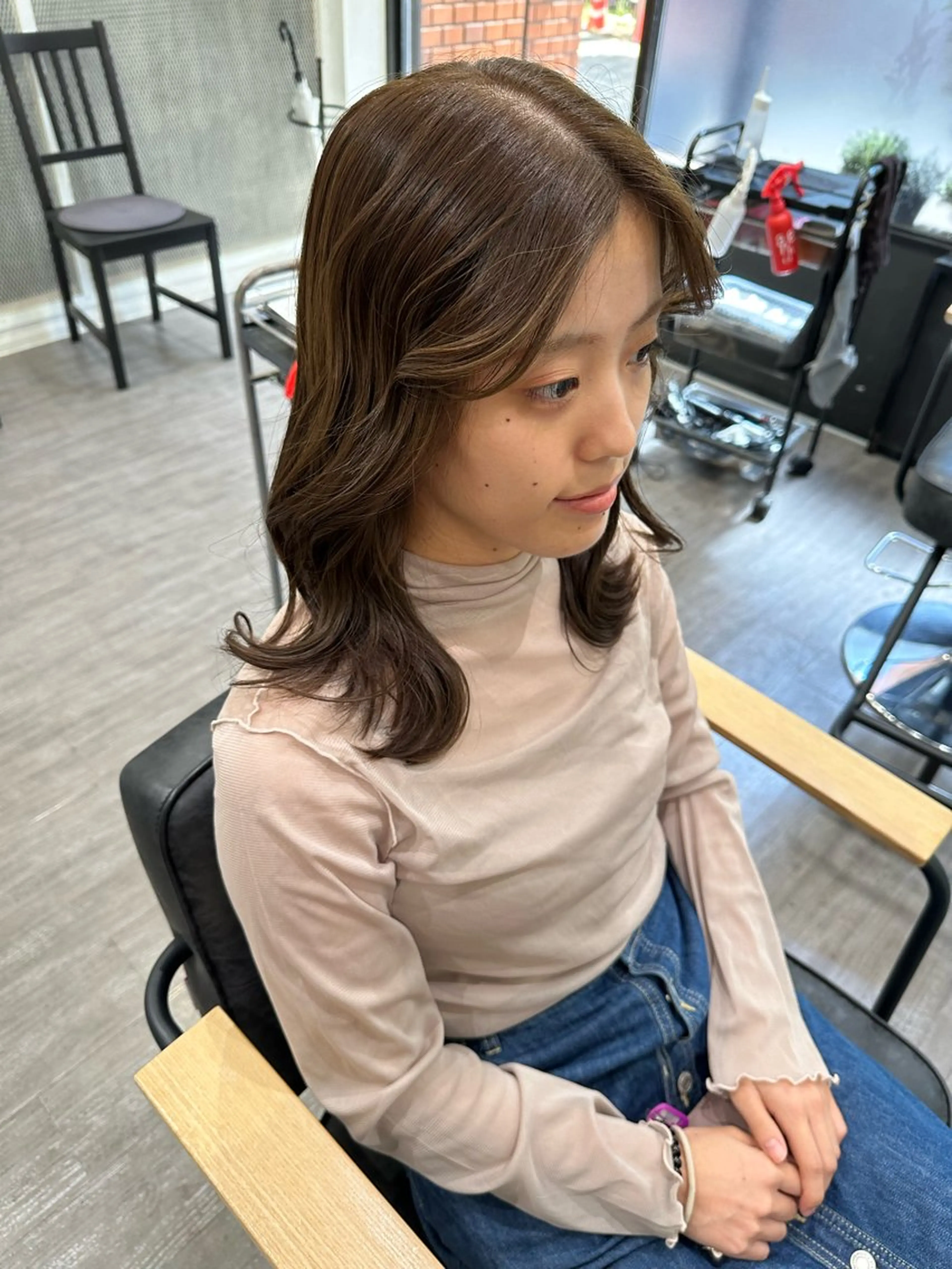 ミディアム カラー ベージュカラー オリーブベージュ ヘアカラー トリートメント ヘッドスパ 艶髪レイヤー上田 紗也🇰🇷💗のヘアスタイル