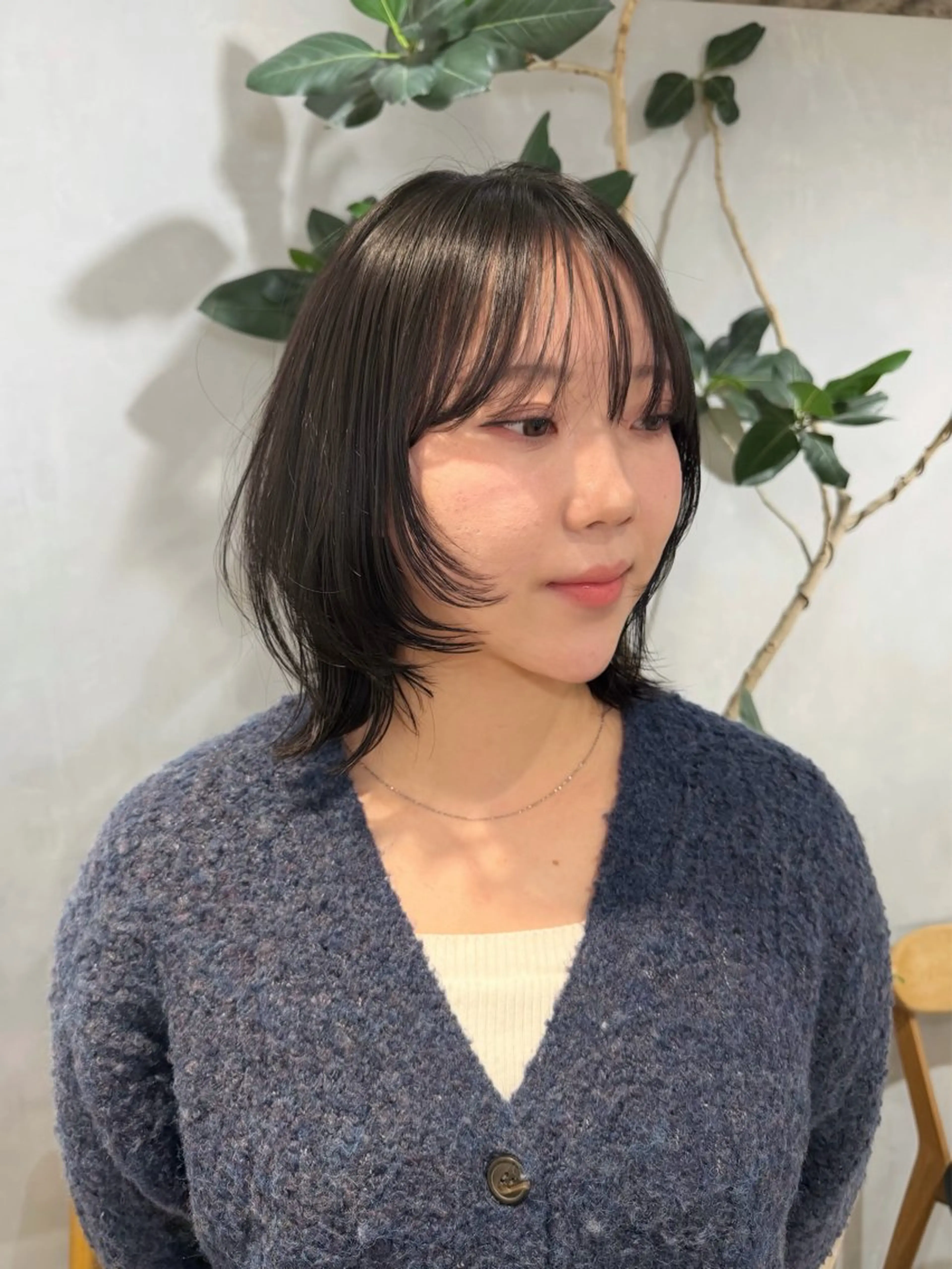 ミディアム SAKI 新宿のヘアスタイル