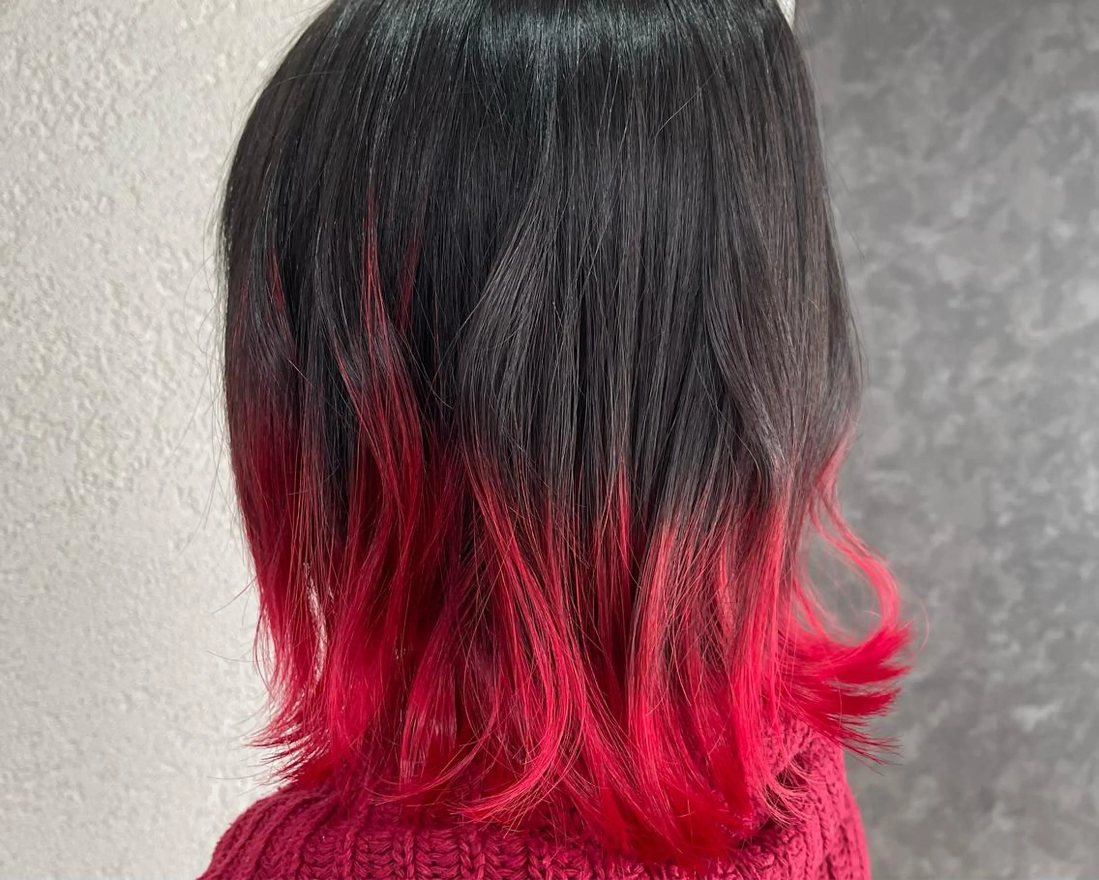 カラー グラデーションカラー レッドカラー カット ヘアカラー 槙川 郁弥のヘアスタイル