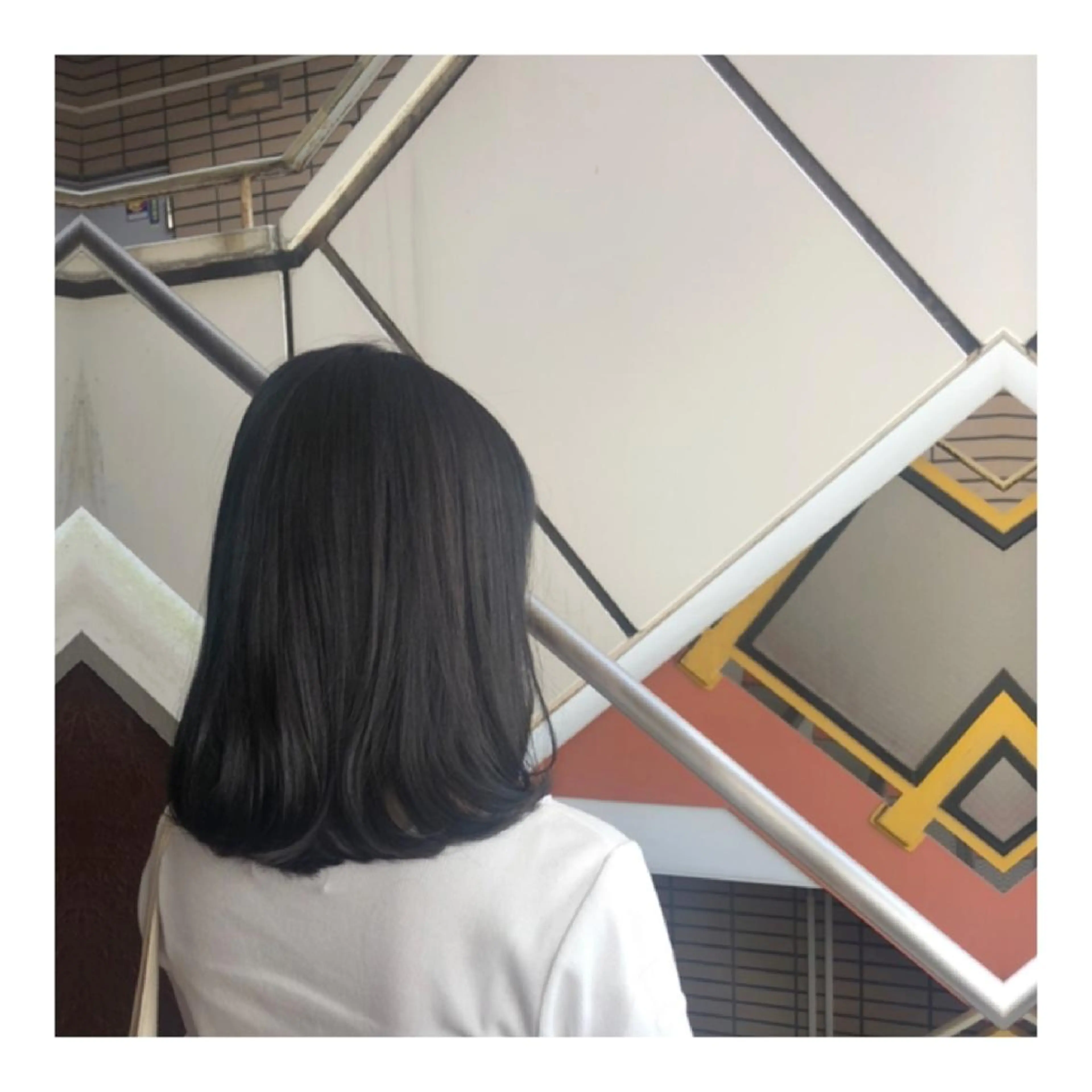 ミディアム カラー ヘアアレンジ 透明感カラー ネイビーカラー Joshua / 素髪改善のヘアスタイル