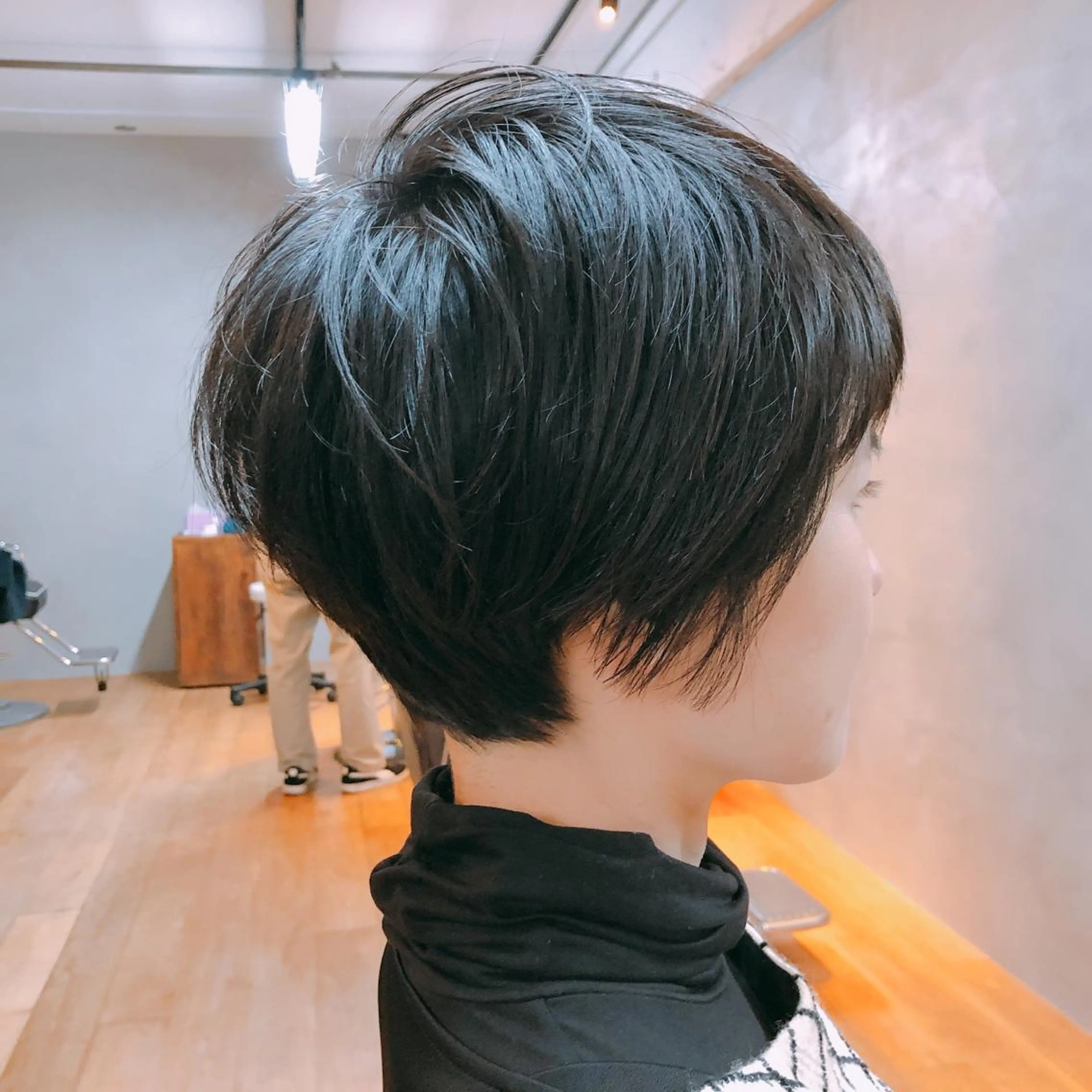 ショート カラー 伊藤 佳代子のヘアスタイル