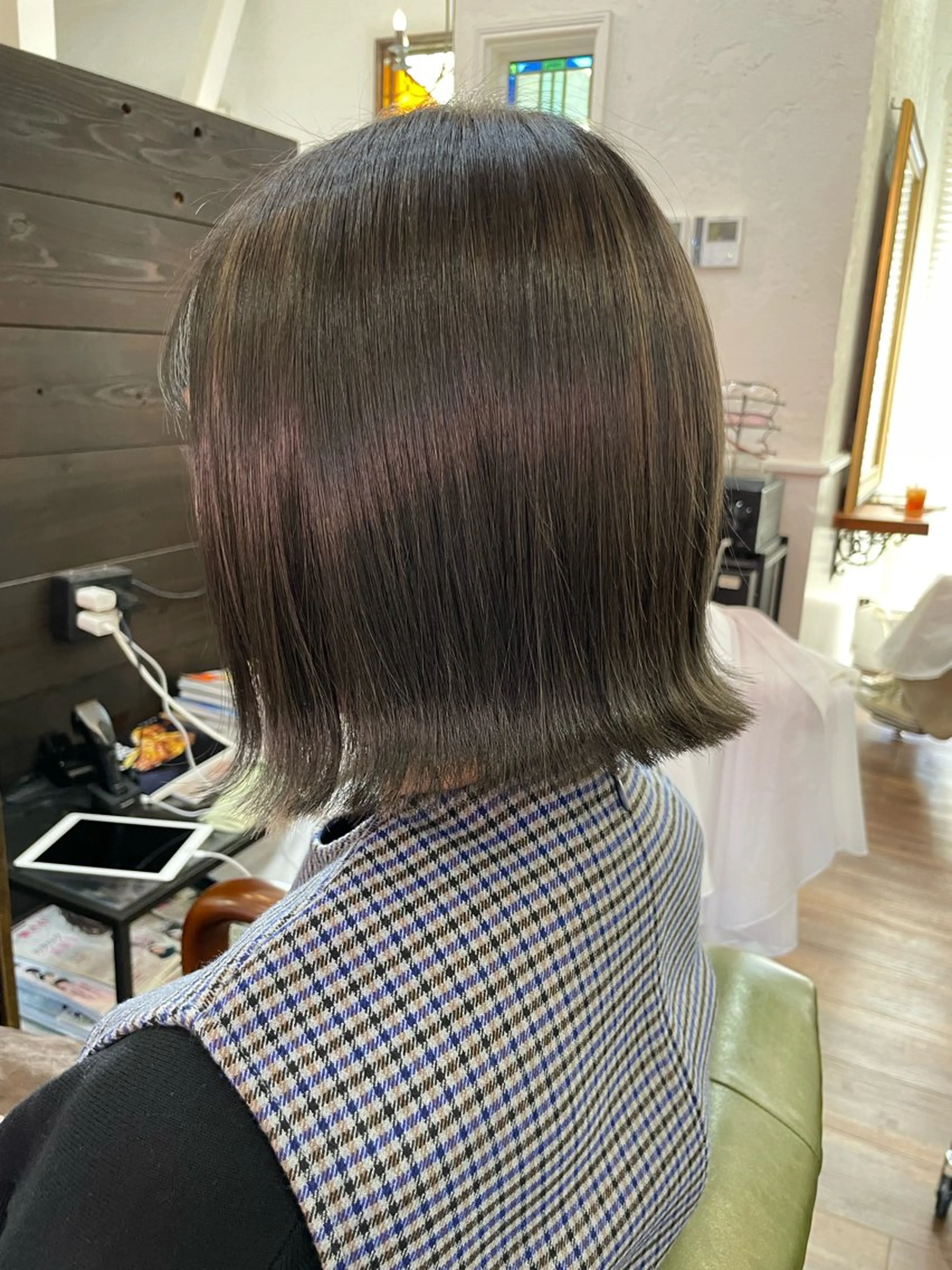 ミディアム カット ヘアカラー トリートメント 下林 雅明のヘアスタイル
