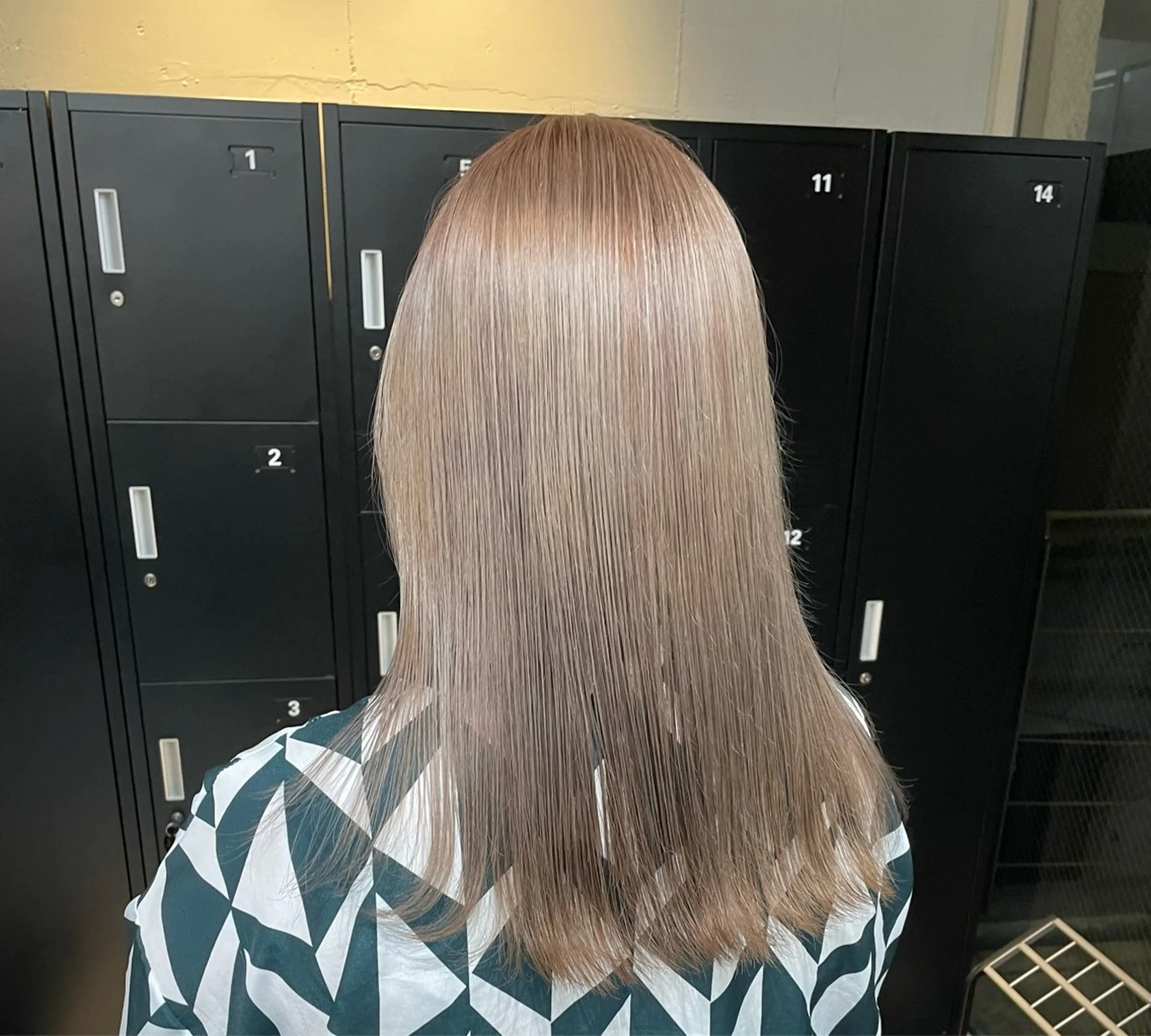 セミロング miku/天神 艶カラーのヘアスタイル