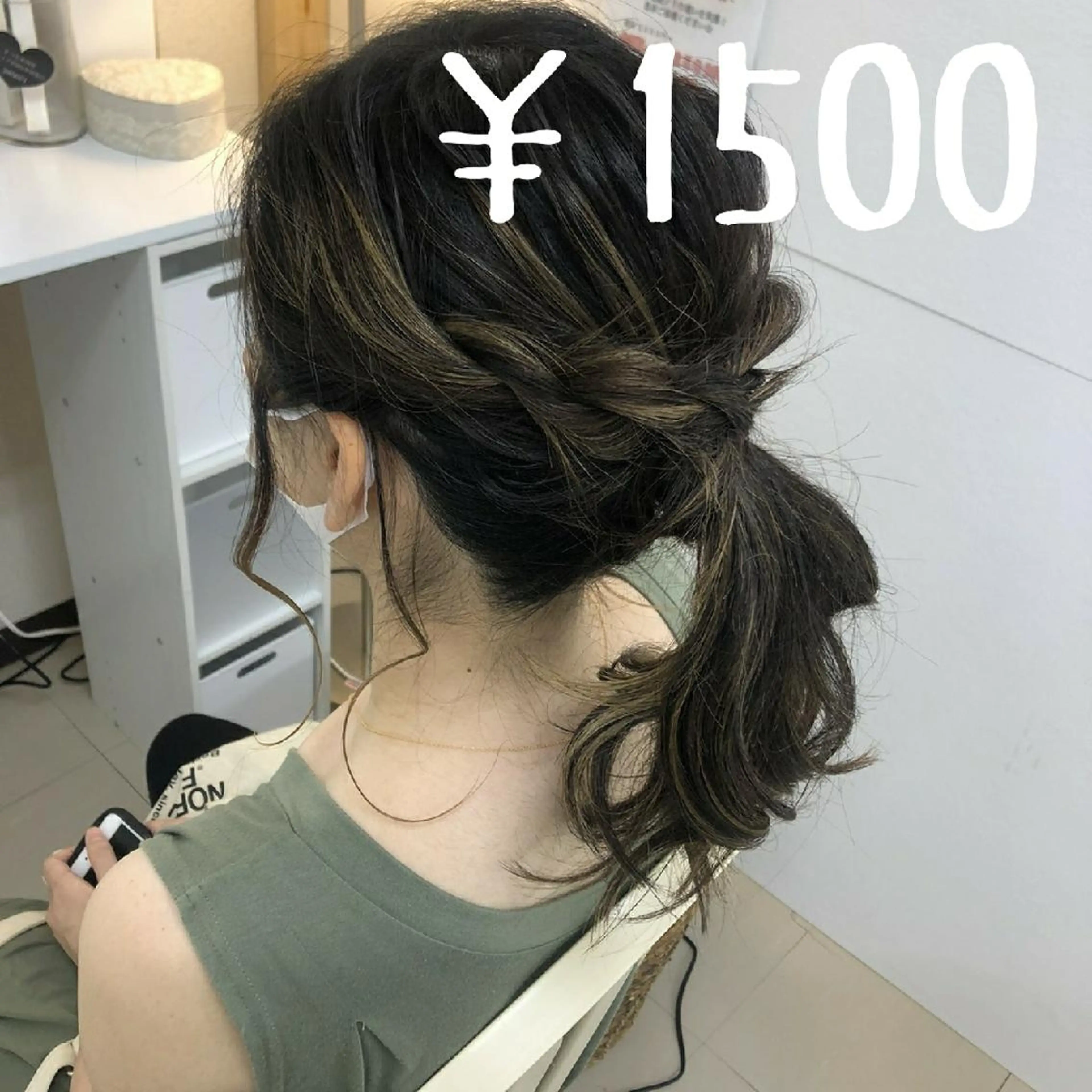 ヘアアレンジ 名倉 彩乃のネイルデザイン