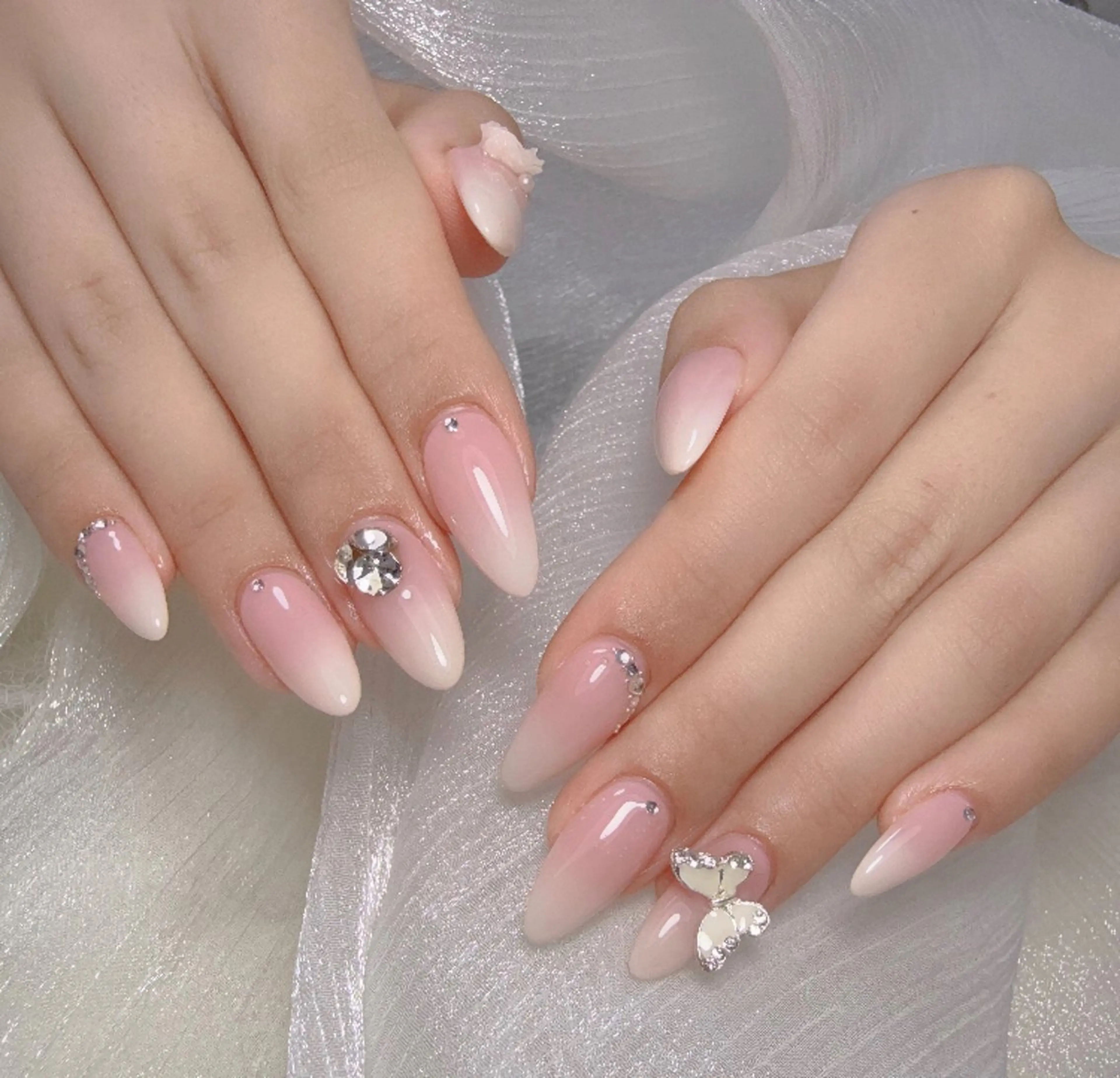 ネイル 長さ出し フレンチネイル 韓国ネイル レース マグネットネイル ハンドネイル 波 なみのネイルデザイン