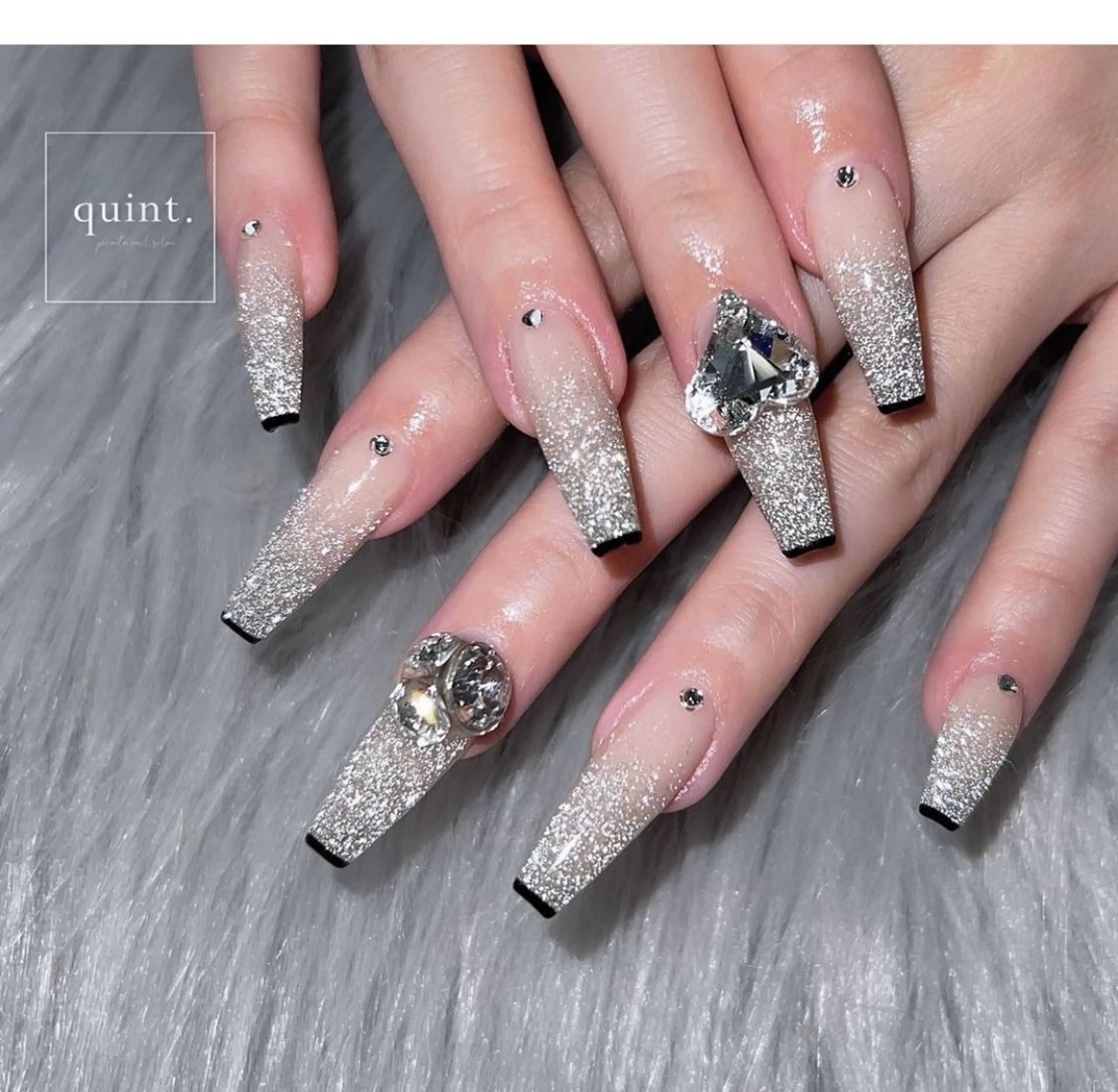 ネイル フレンチネイル キラキラネイル 韓国ネイル シンプルネイル ワンホンネイル ハンドネイル MEI Nailのネイルデザイン