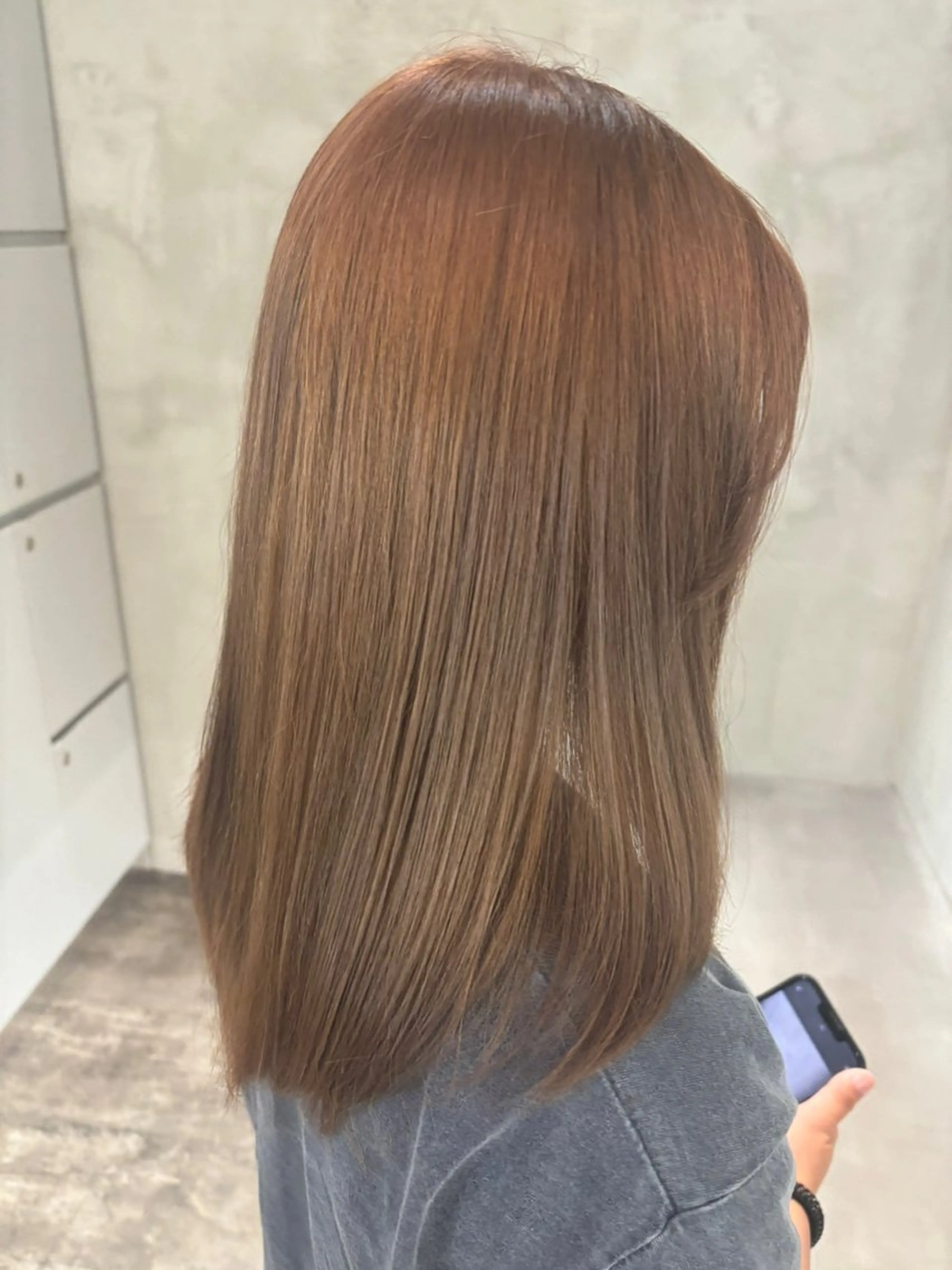 ロング カラー グレージュ 植田 能生のヘアスタイル