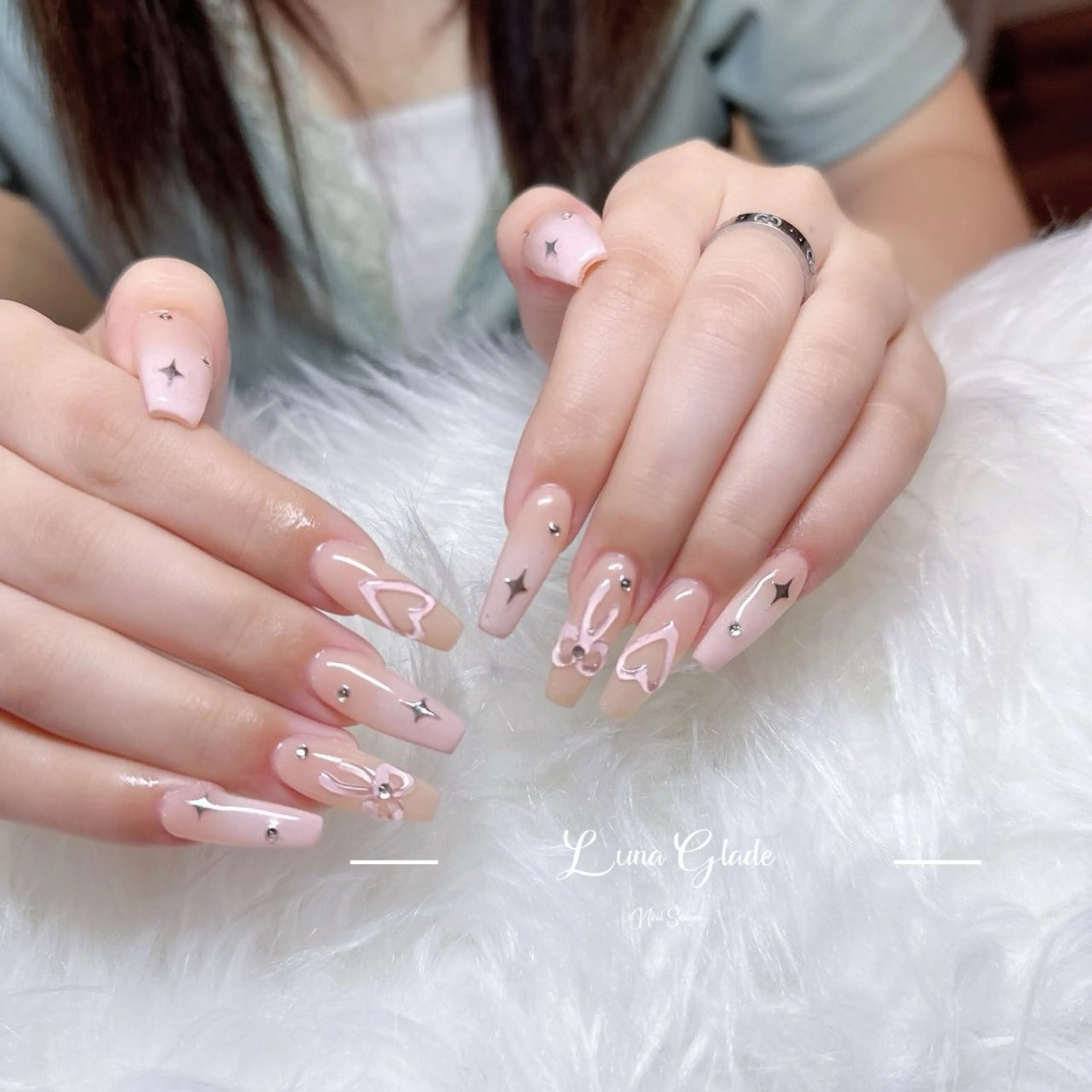 ネイル ハンドネイル Luna Gladeのネイルデザイン