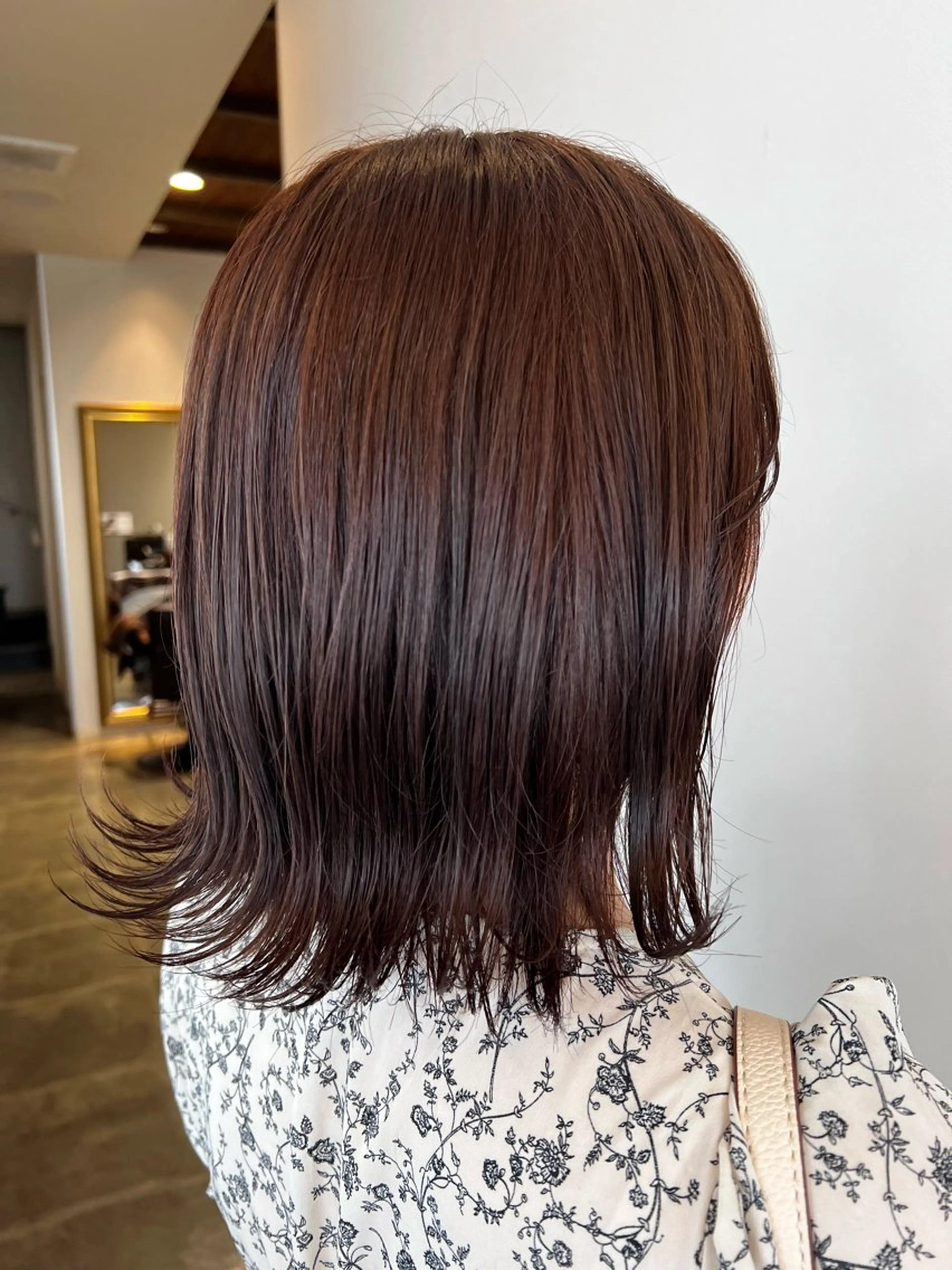 ミディアム カラー レッドカラー 山口 莉々香のヘアスタイル