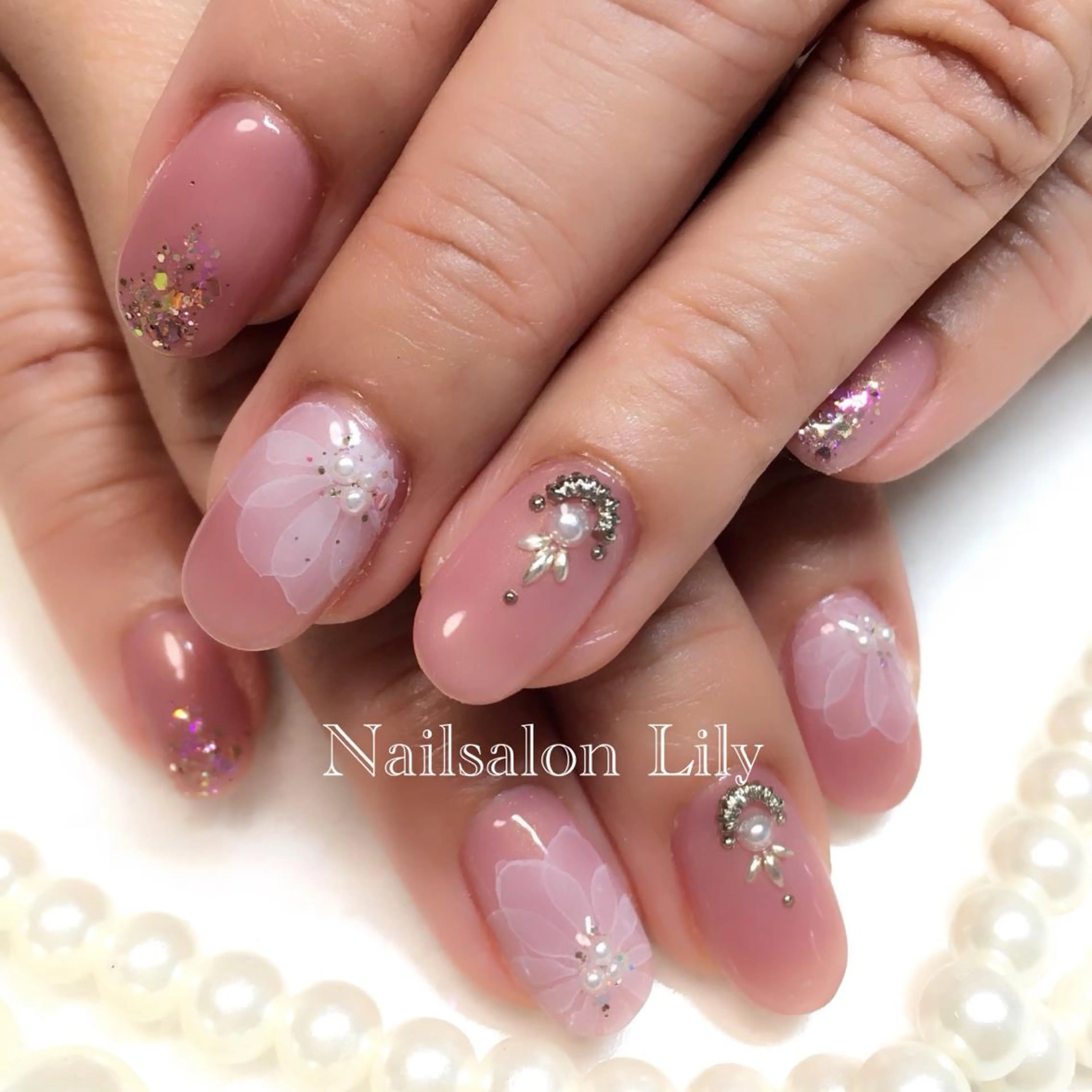 ネイル フラワーネイル Lily*nail 🌻Mii🌻のネイルデザイン