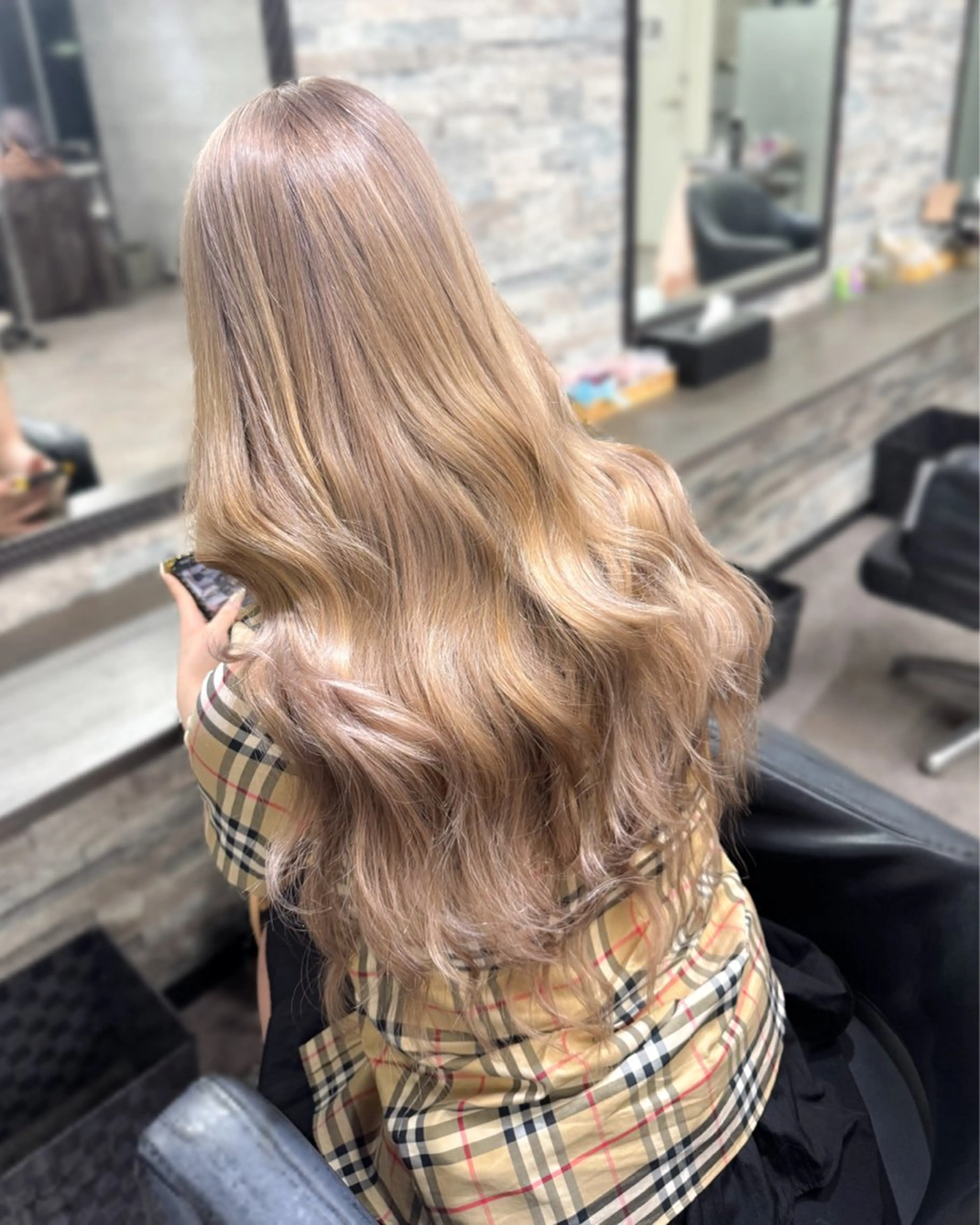 ロング カラー カット ヘアカラー トリートメント エクステ ハイトーンエクステ 🎩カズキ🎩のヘアスタイル