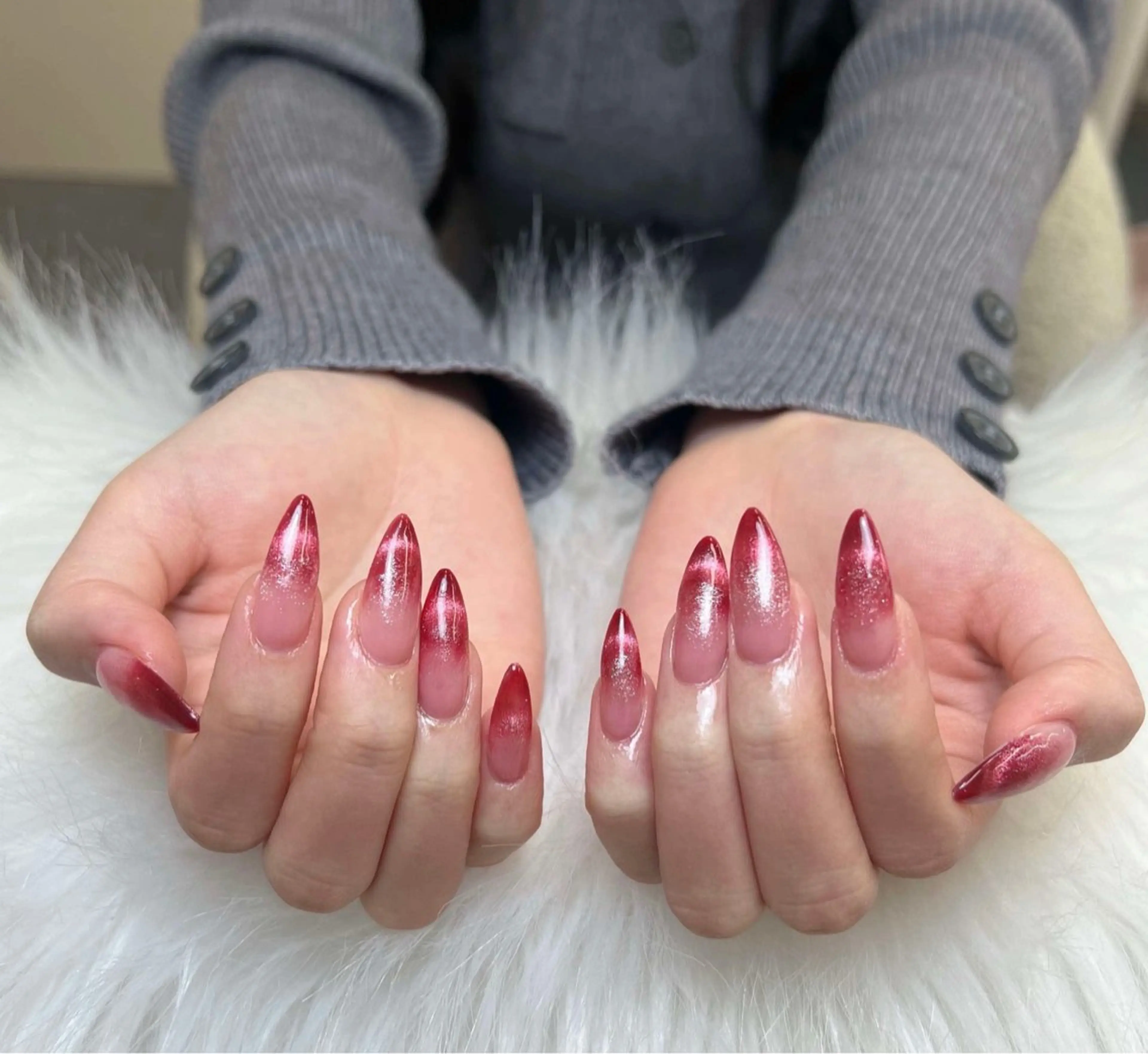ネイル グラデーション キラキラネイル ワンカラーネイル 冬ネイル Jenn Nail Salonのネイルデザイン