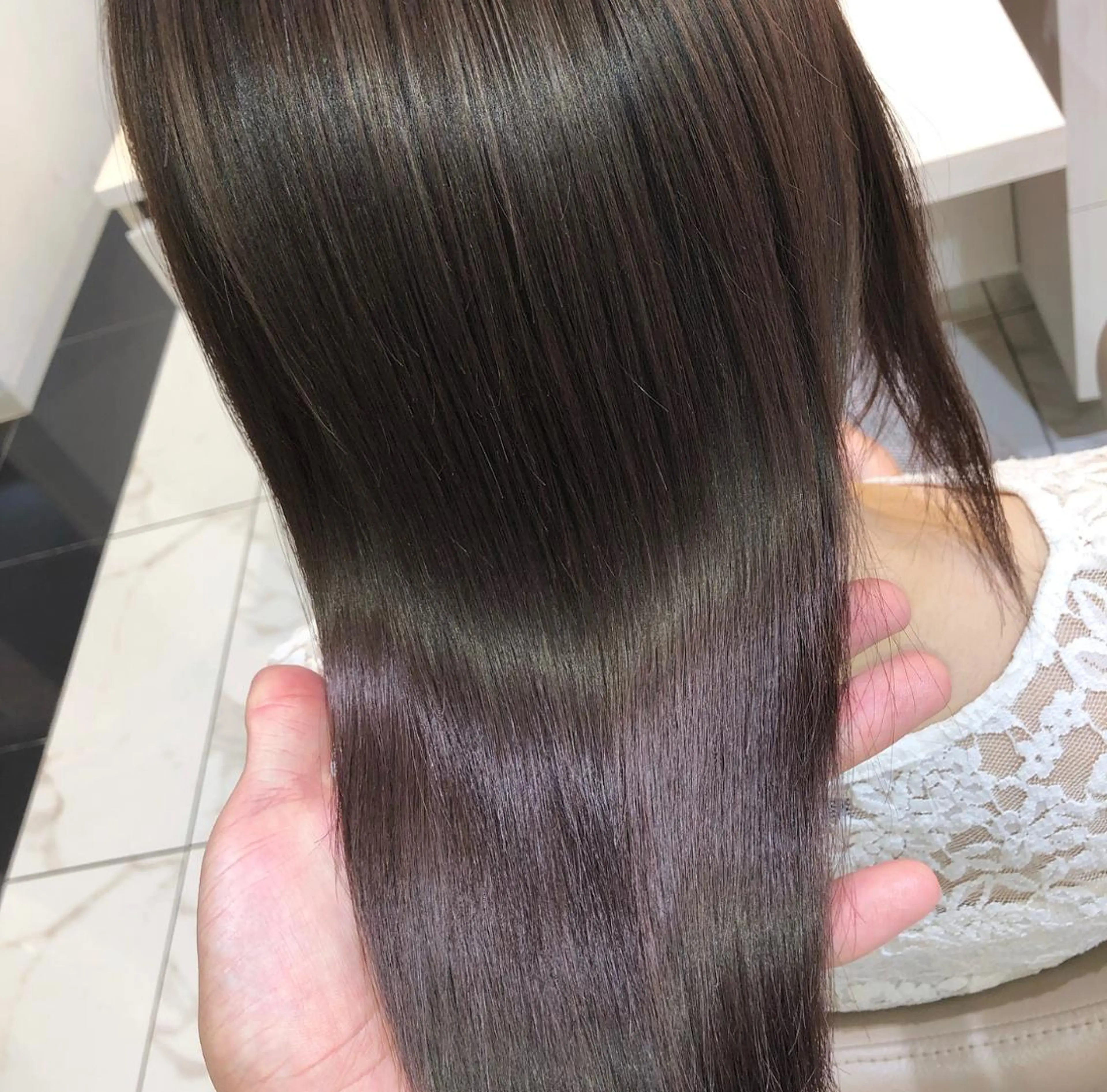 ミディアム パーマ 髪質改善 縮毛矯正 ストレートパーマ 安井　昴 💫ブリーチ縮毛矯正のヘアスタイル