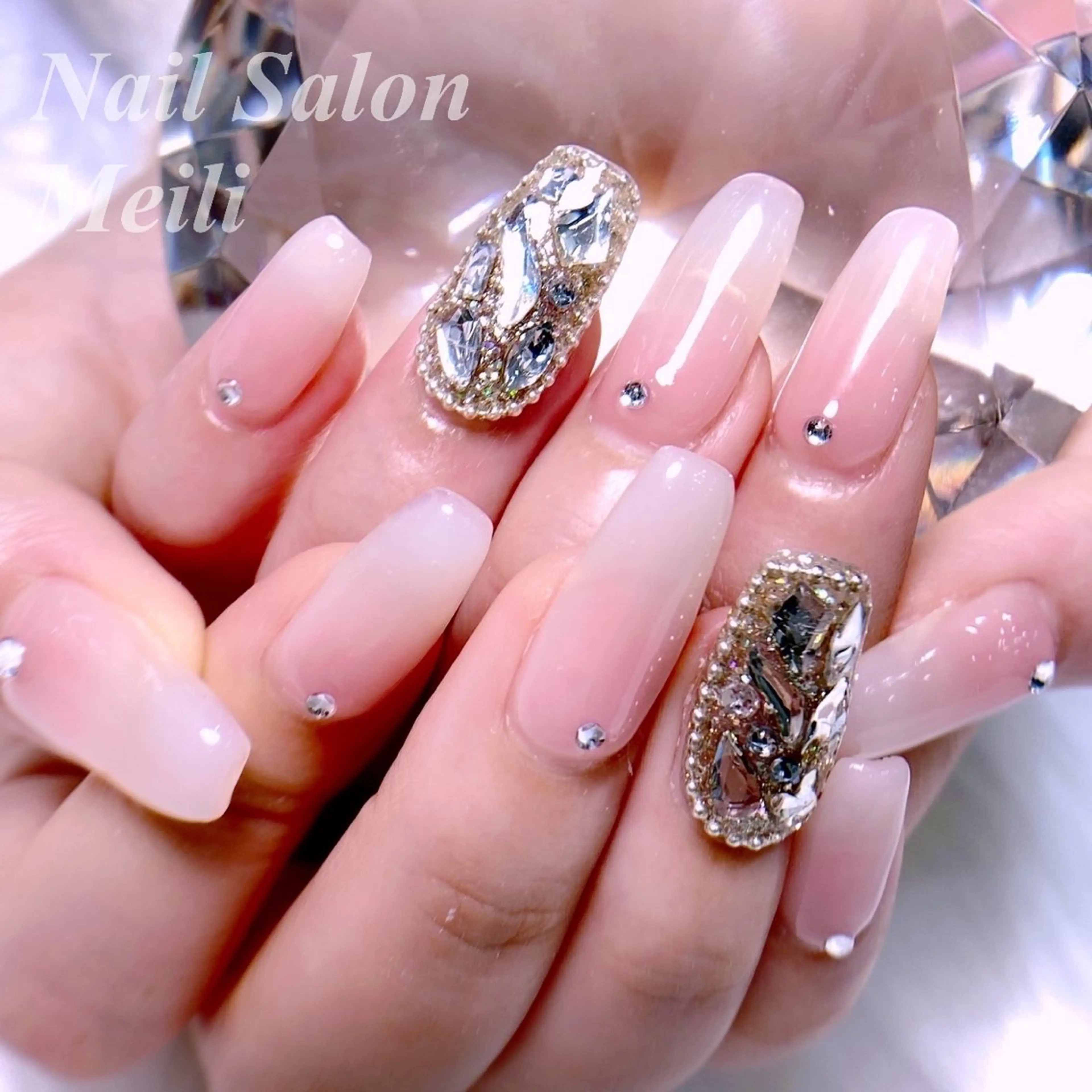 ネイル アートネイル グラデーション キラキラネイル ピンク 冬ネイル ハンドネイル NAILSALON MEILIのネイルデザイン