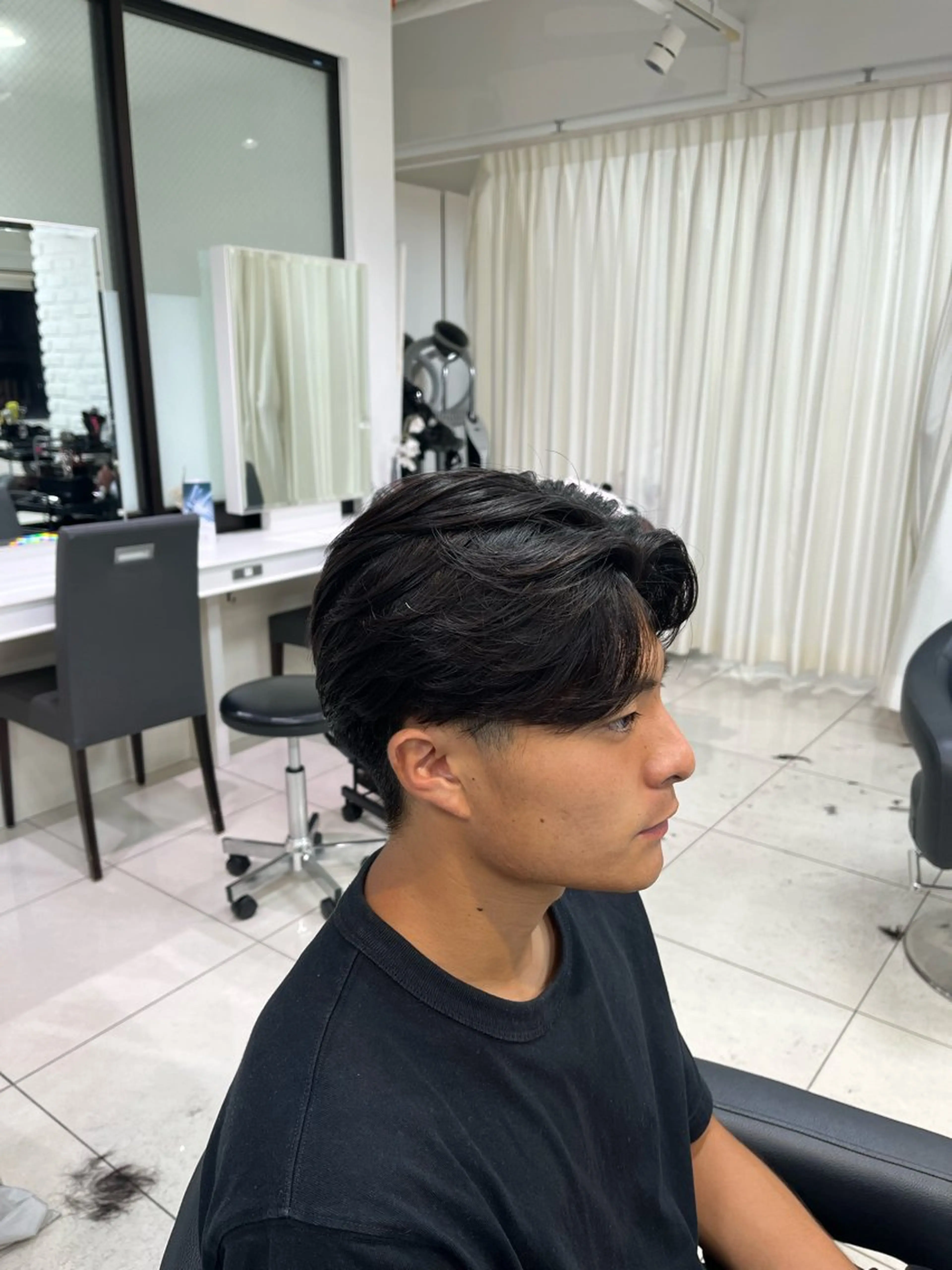 ショート カラー パーマ メンズ カット 【シャドウパーマ センターパート】義心のヘアスタイル