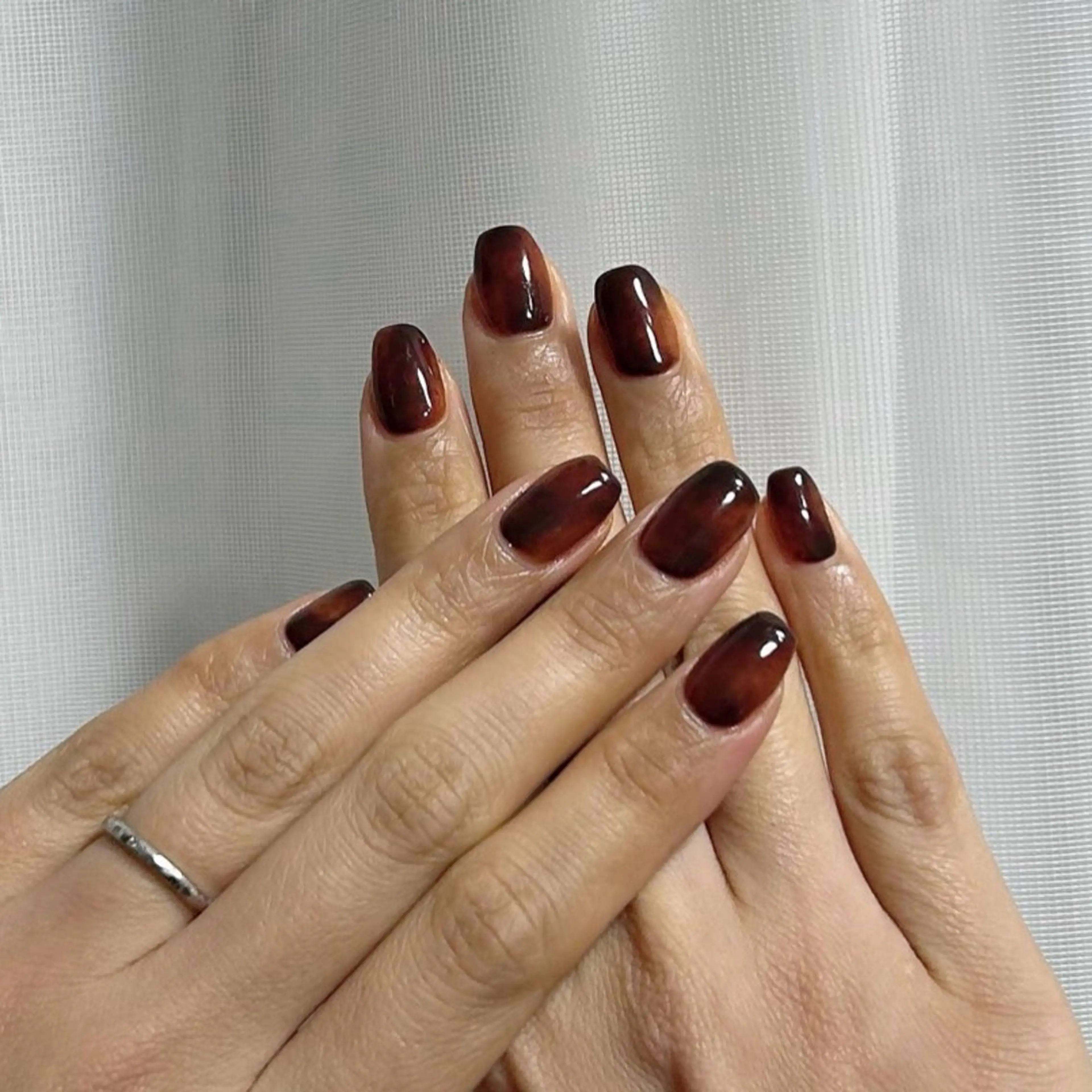 ネイル べっ甲ネイル グラデーション ハンドネイル U_Nail シンプル専門店のネイルデザイン