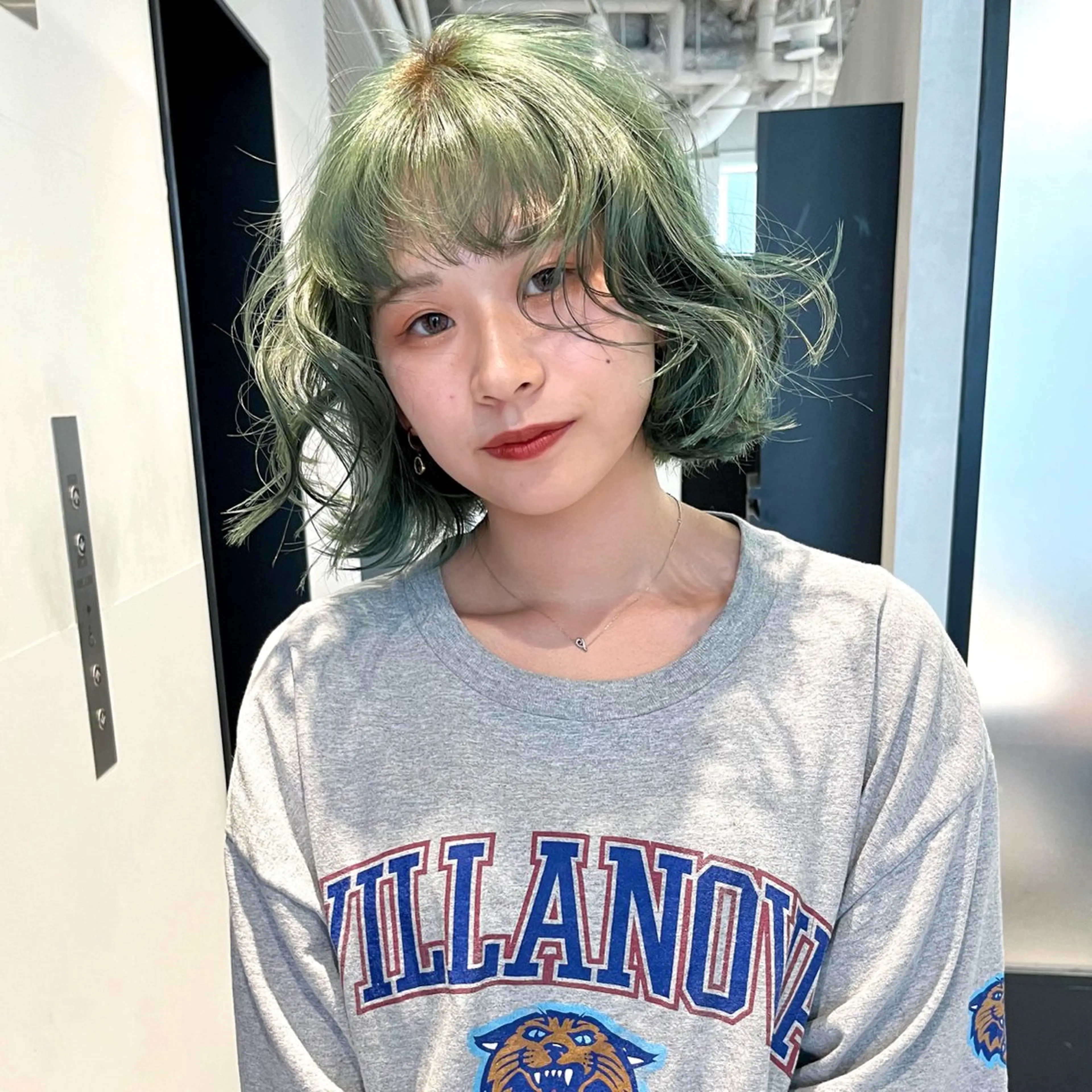 ミディアム カラー ヘアアレンジ ヘアカラー トリートメント ヘッドスパ ヘアセット ハイトーン/美髪矯正 🍃大江拓実のヘアスタイル