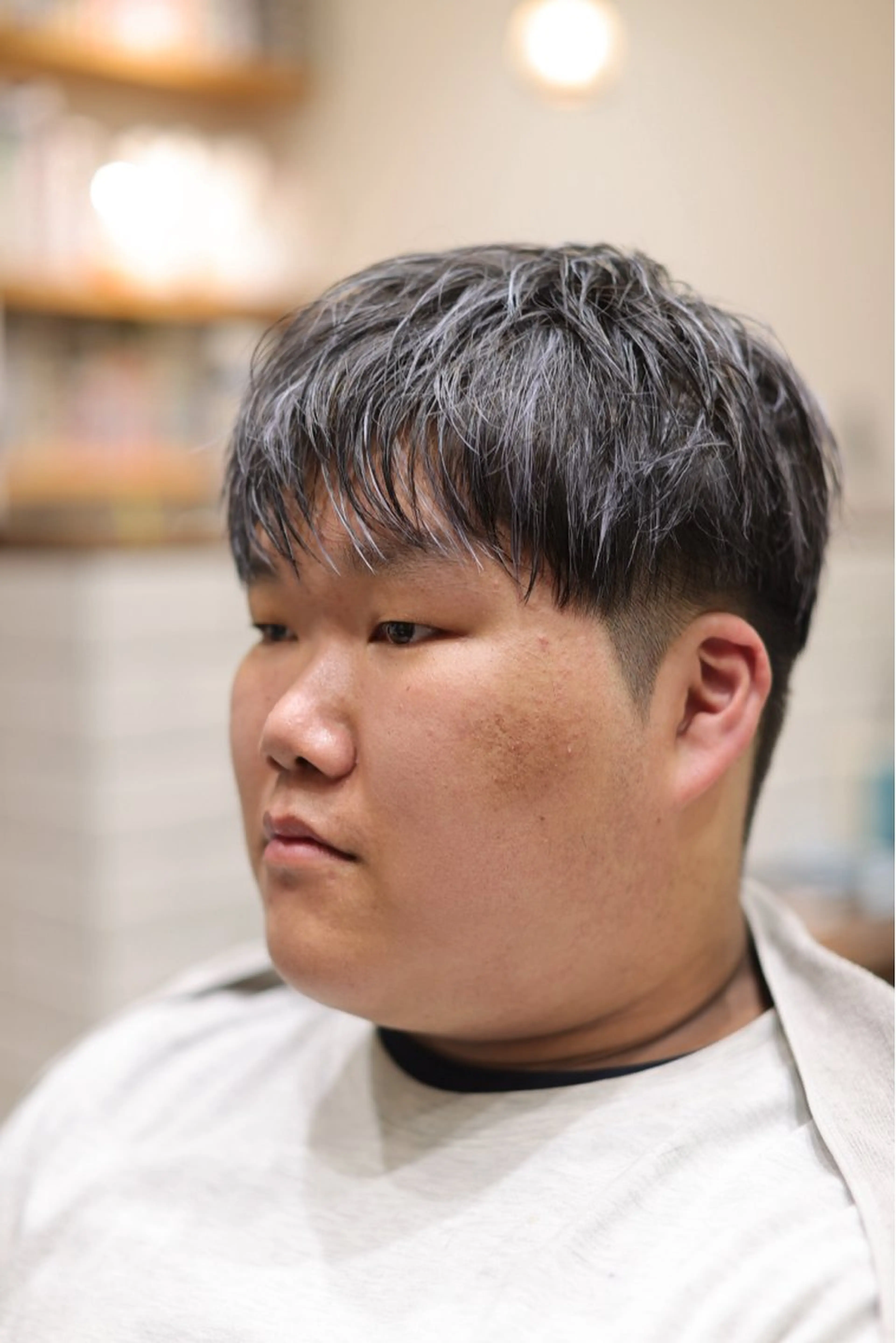 ミディアム カラー メッシュ シルバー カット ヘアカラー メンズカット✂️/ パーマ🪢/金敷幸作のヘアスタイル