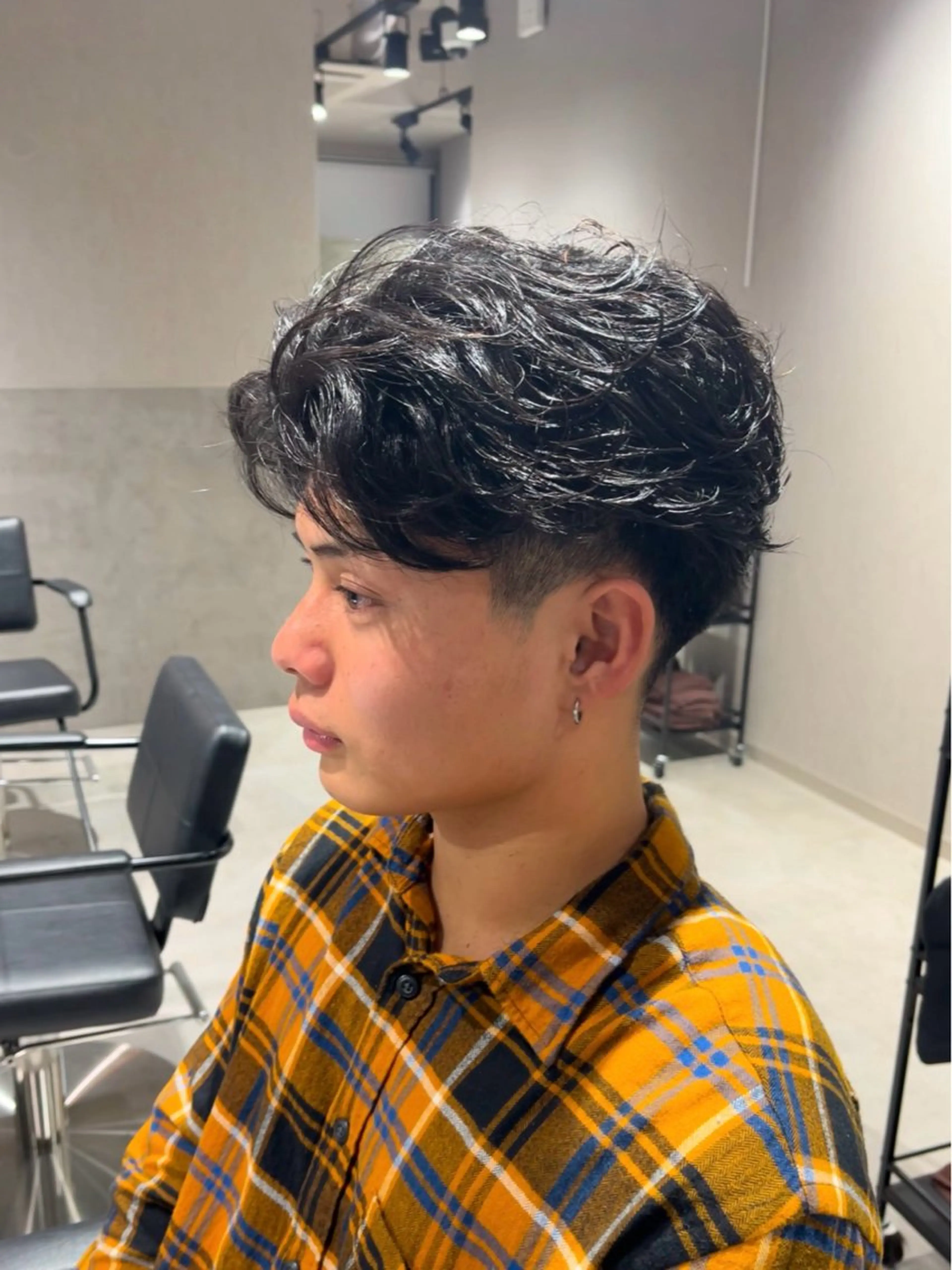 ショート カラー パーマ メンズ カット パーマ 【シャドウパーマ センターパート】義心のヘアスタイル