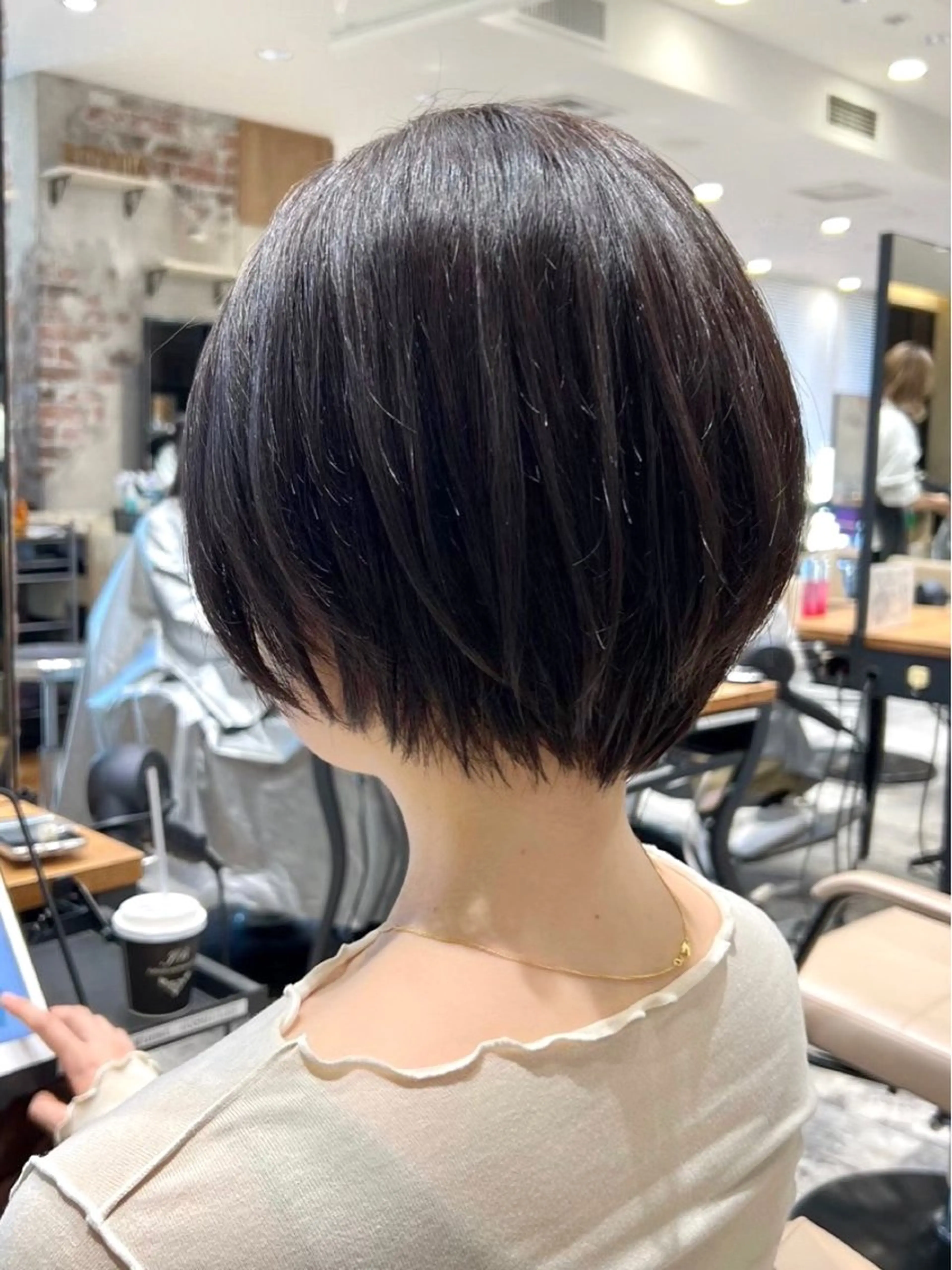 ショート カラー カット 縮毛矯正 トリートメント 💍新宿ショート 💍岩田莉奈のヘアスタイル