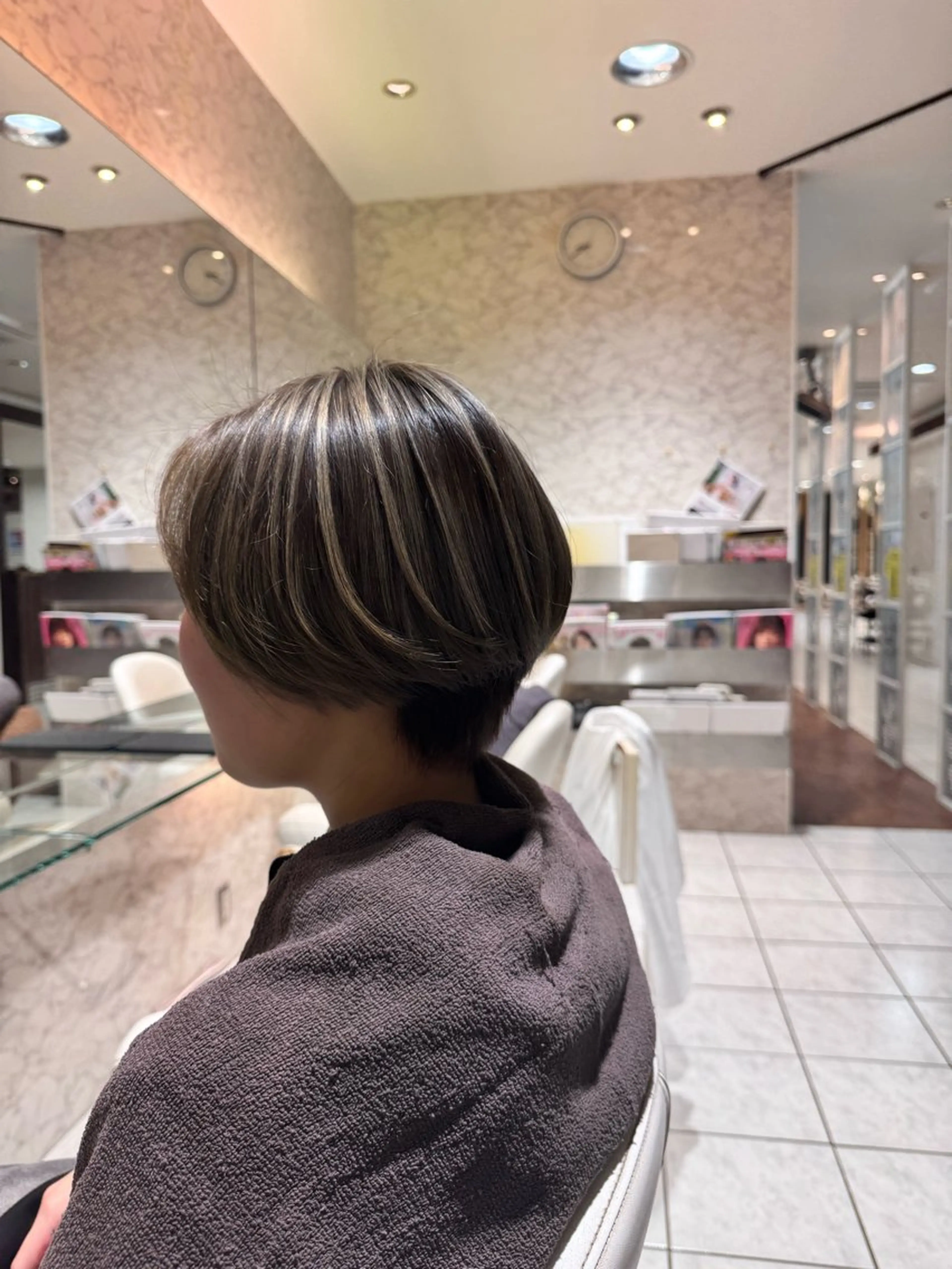 ショート アライズ所属・✨髪質改善✨ブリーチ 無しカラー山下竣介のヘアスタイル