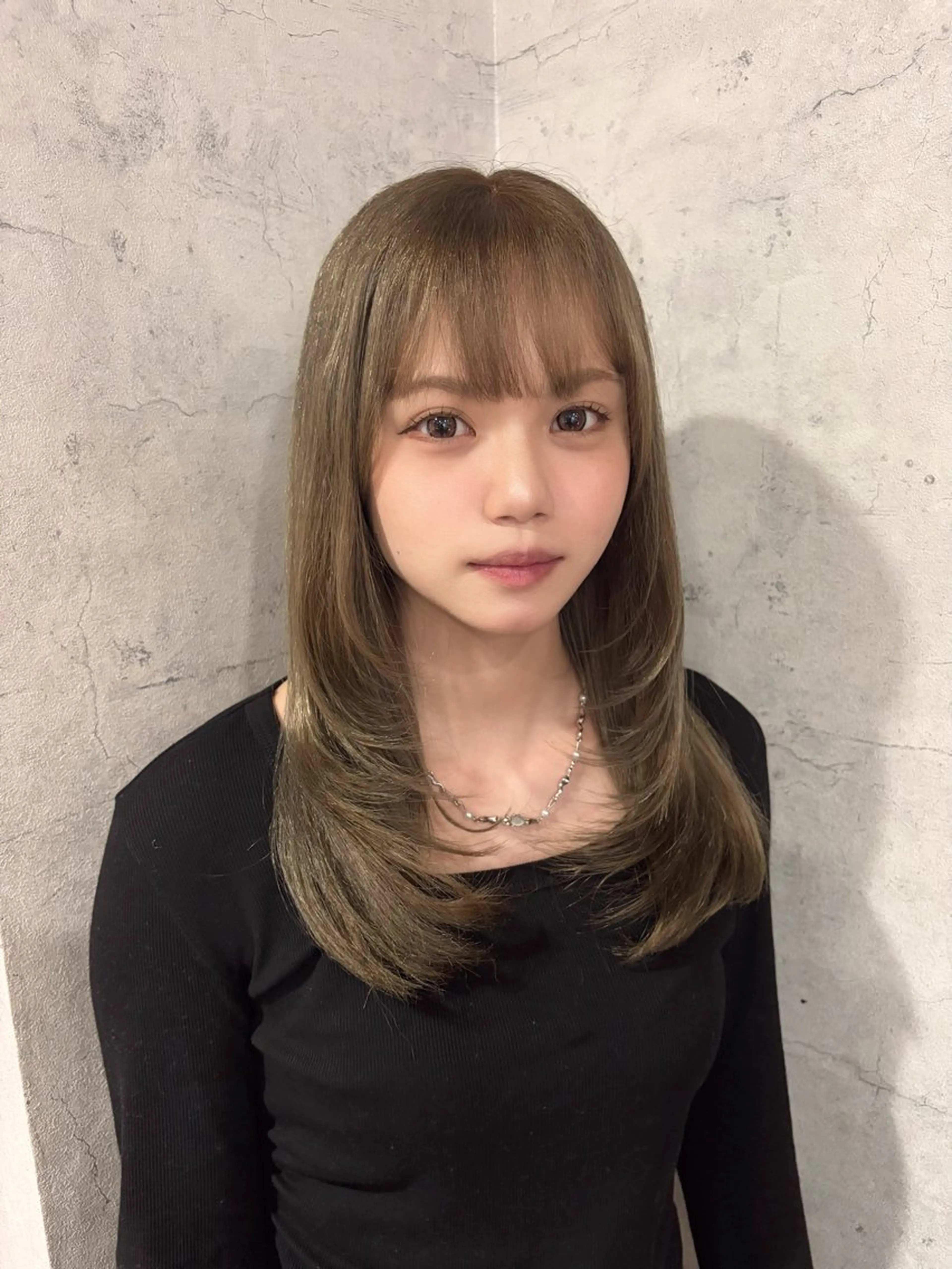 ミディアム カラー ブリーチ 透明感カラー ヘーゼル レイヤーカット カット ヘアカラー トリートメント パーソナルカラー 診断🍀マリンのヘアスタイル
