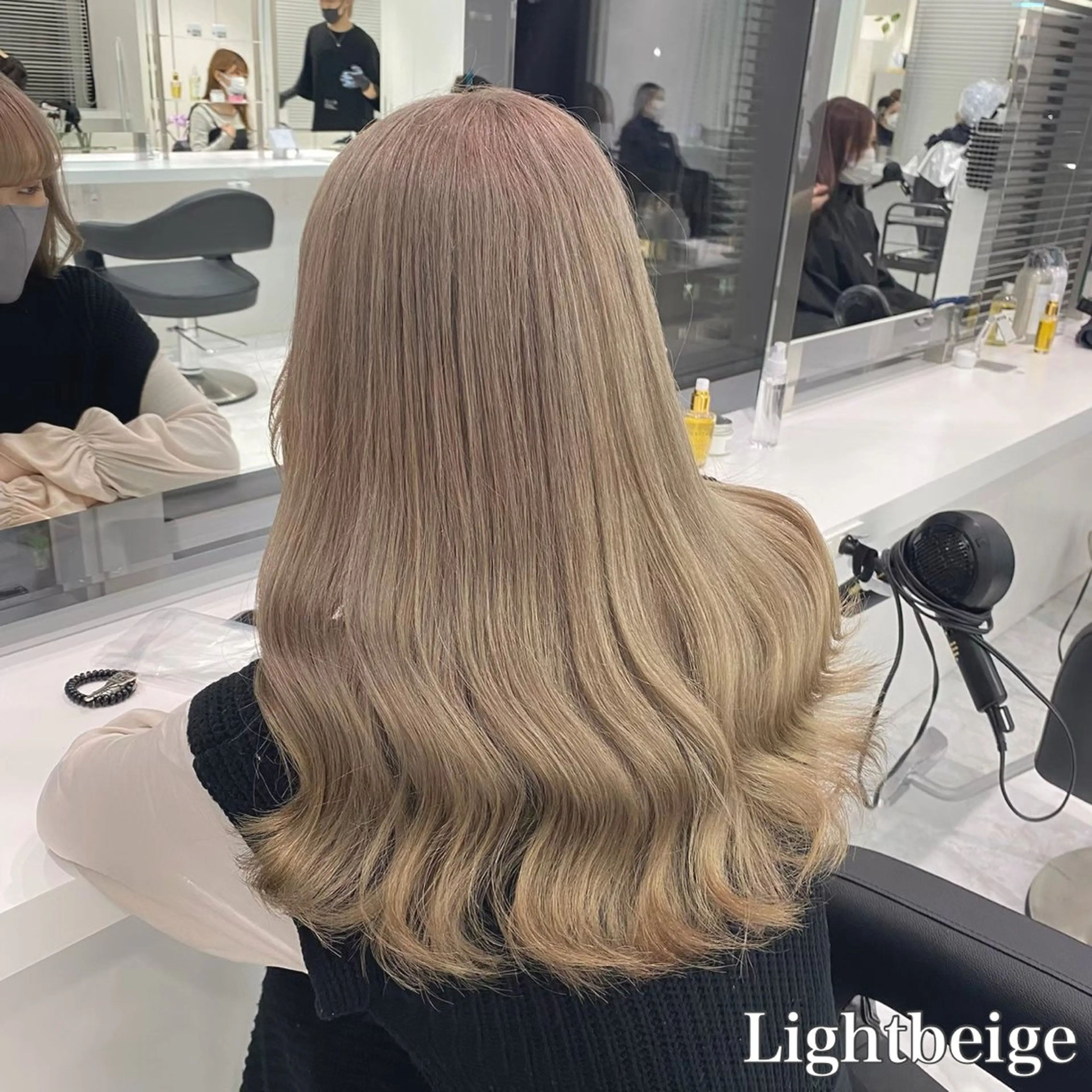 セミロング カラー ヘアアレンジ ベージュカラー 🫧モテる💗ダメー ジレスハイトーン🫧のヘアスタイル