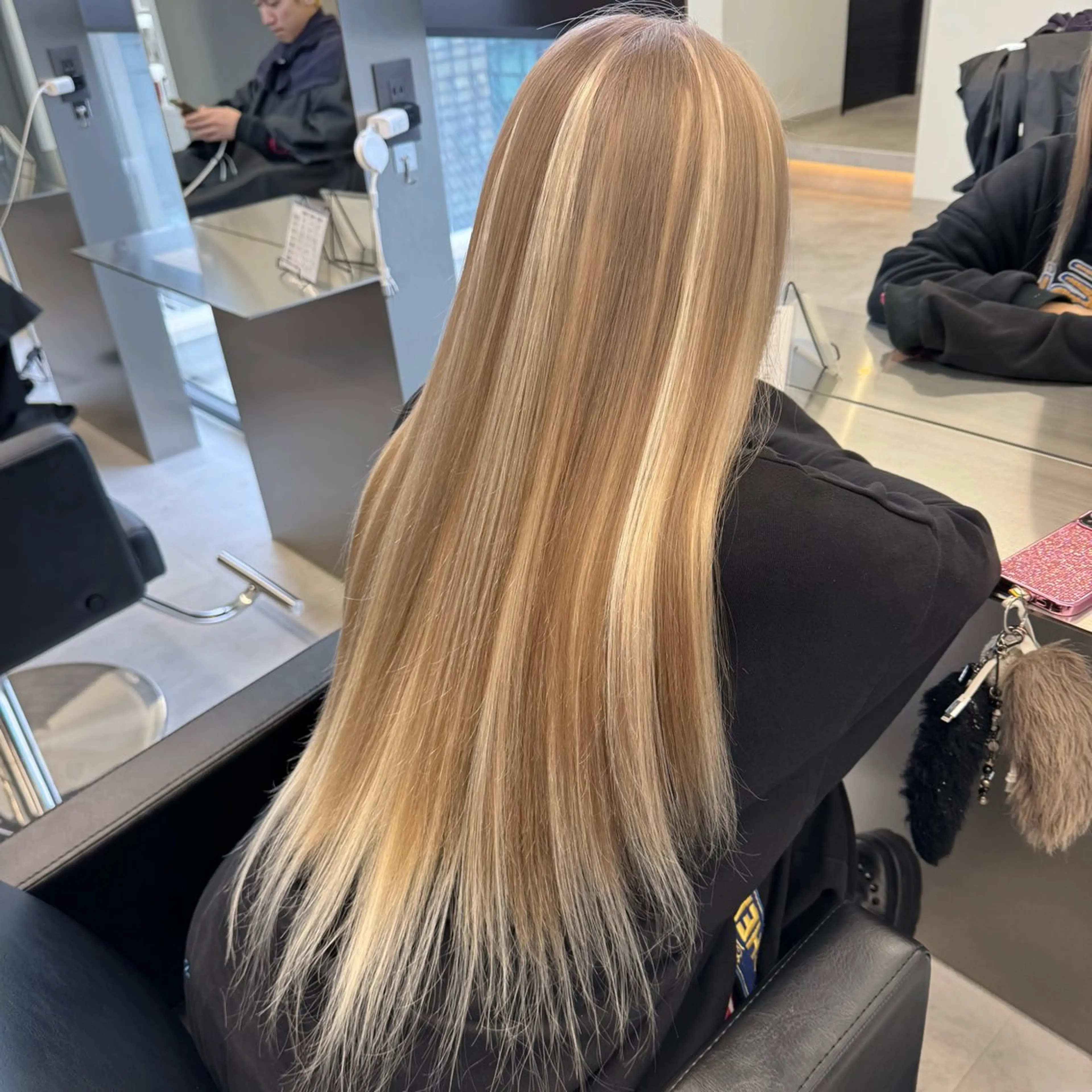 ロング カラー ベージュカラー ブリーチ ミルクティーベージュ エクステ ハイトーン/エクステ /韓国ヘアKENTAのヘアスタイル