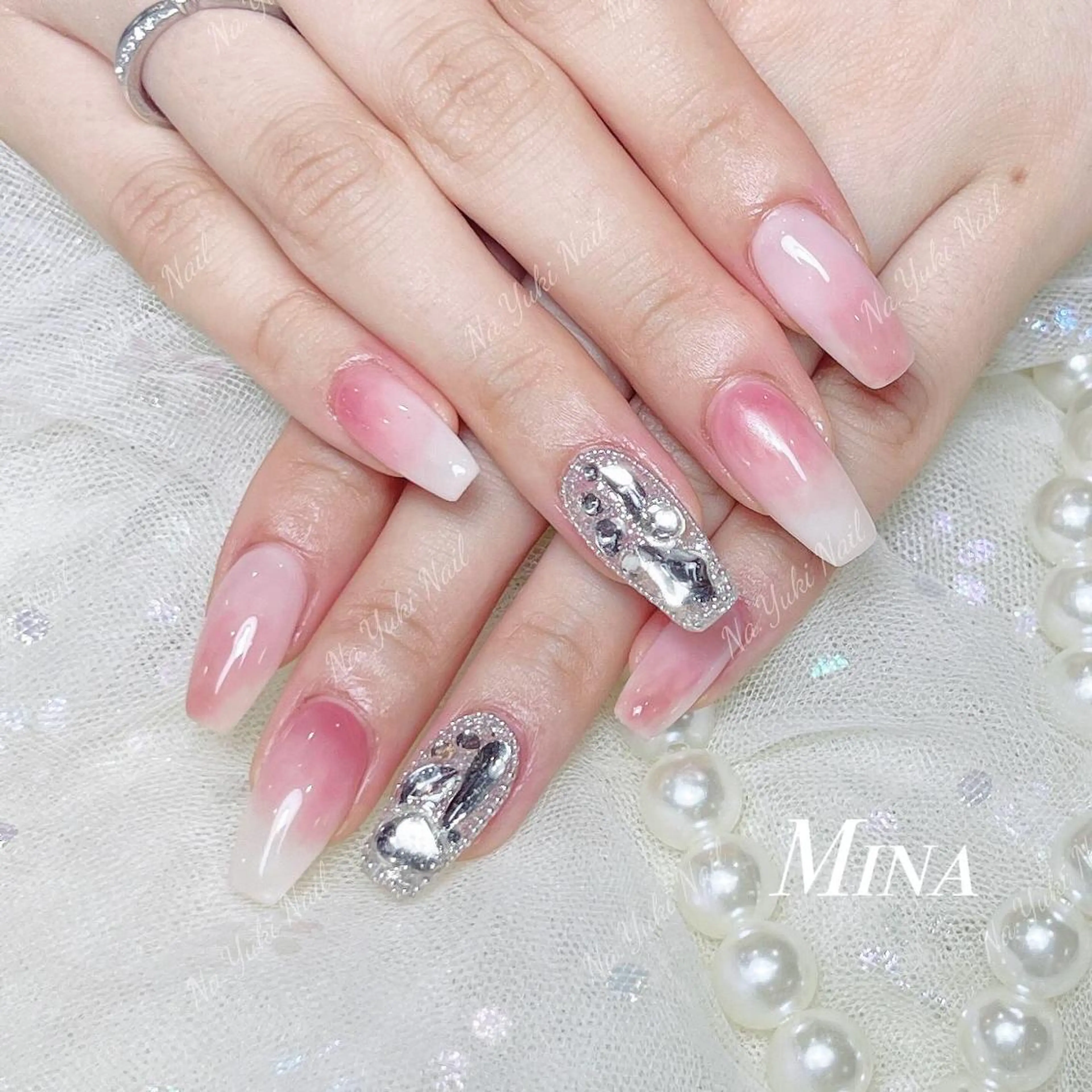 ネイル Queenie 🦋のネイルデザイン