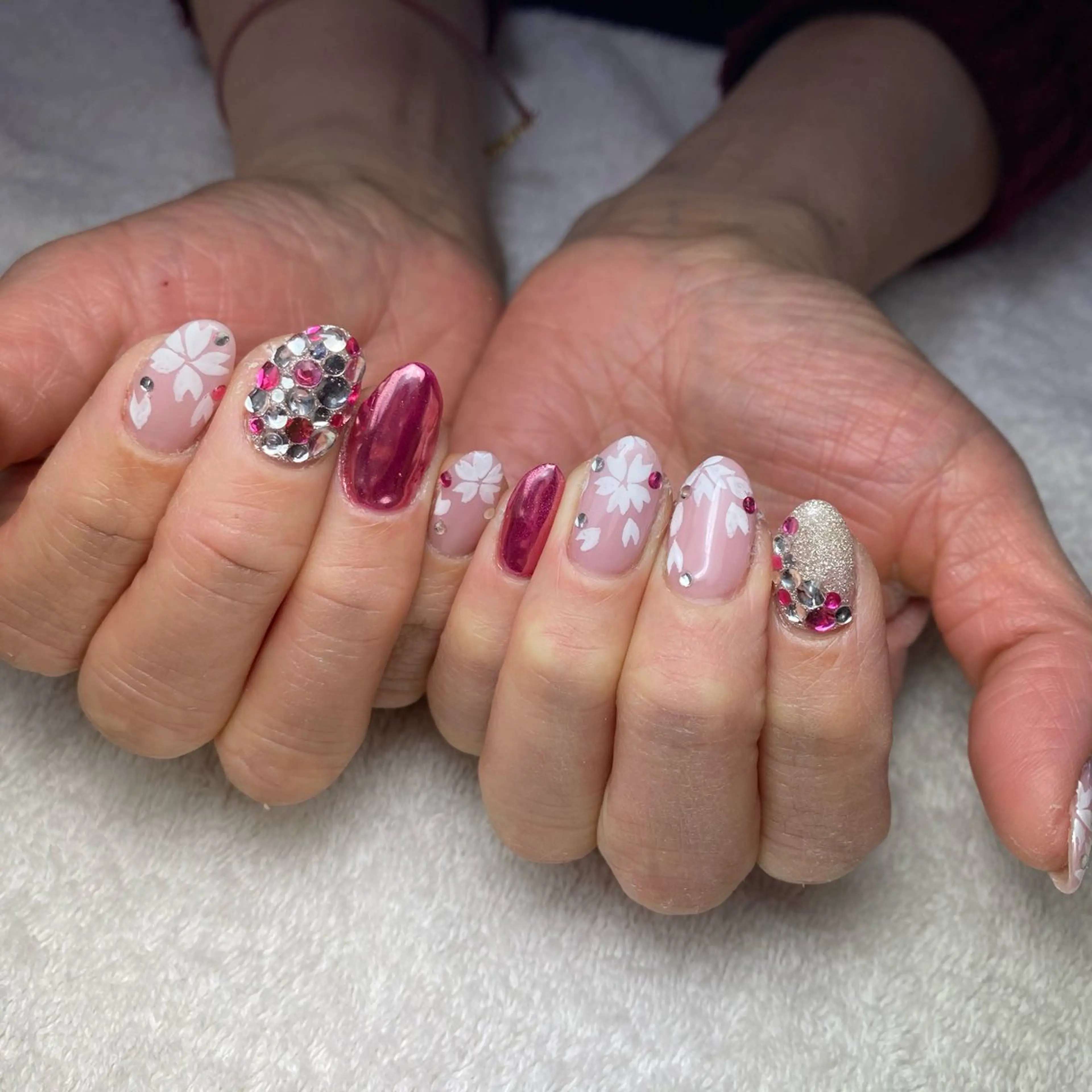 ネイル 桜ネイル ミラーネイル 春ネイル COCO +のエステ・リラクイメージ