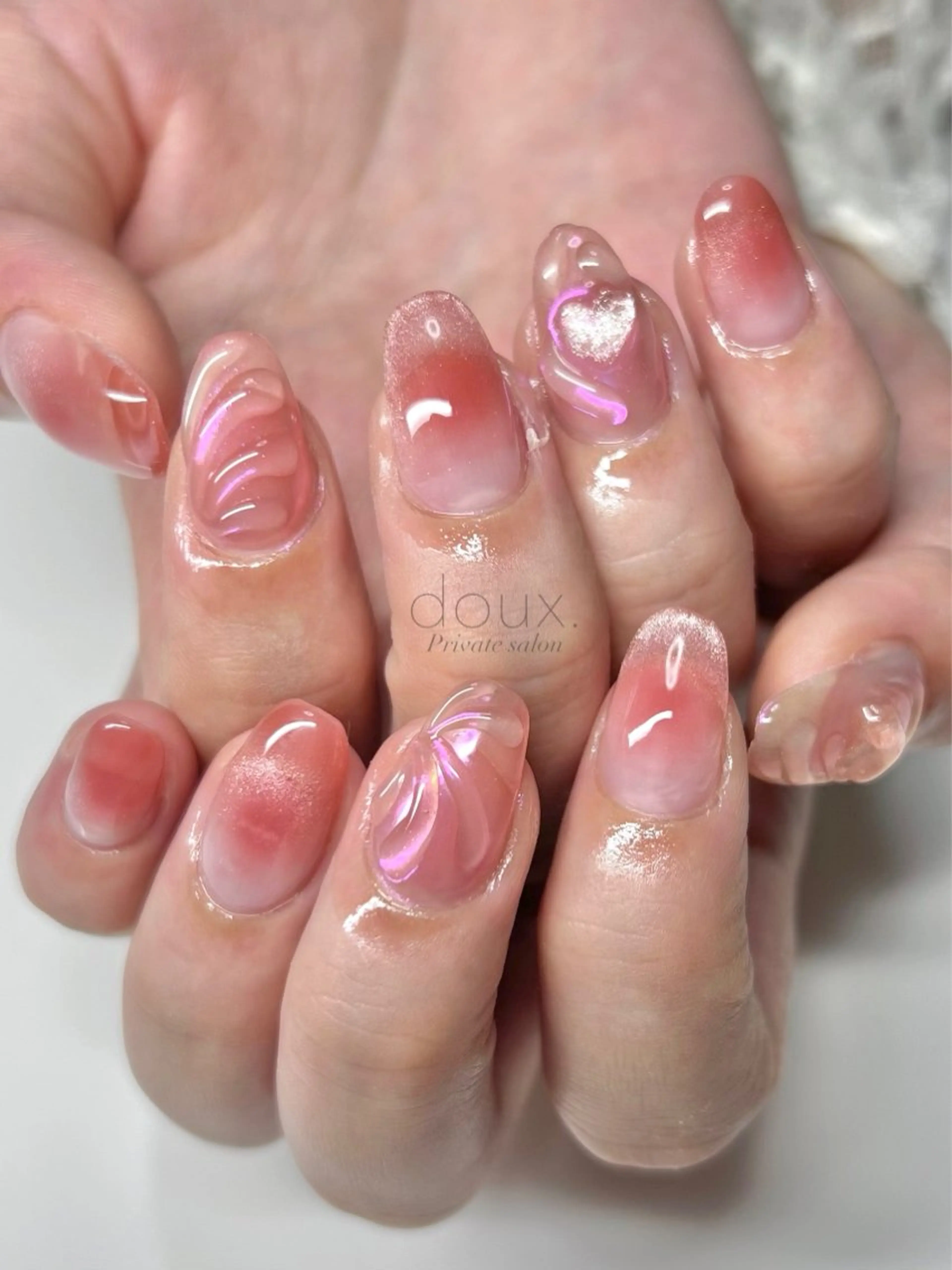 ネイル オーロラネイル ハート 韓国ネイル マグネットネイル オフィスネイル ハンドネイル doux. nailのネイルデザイン