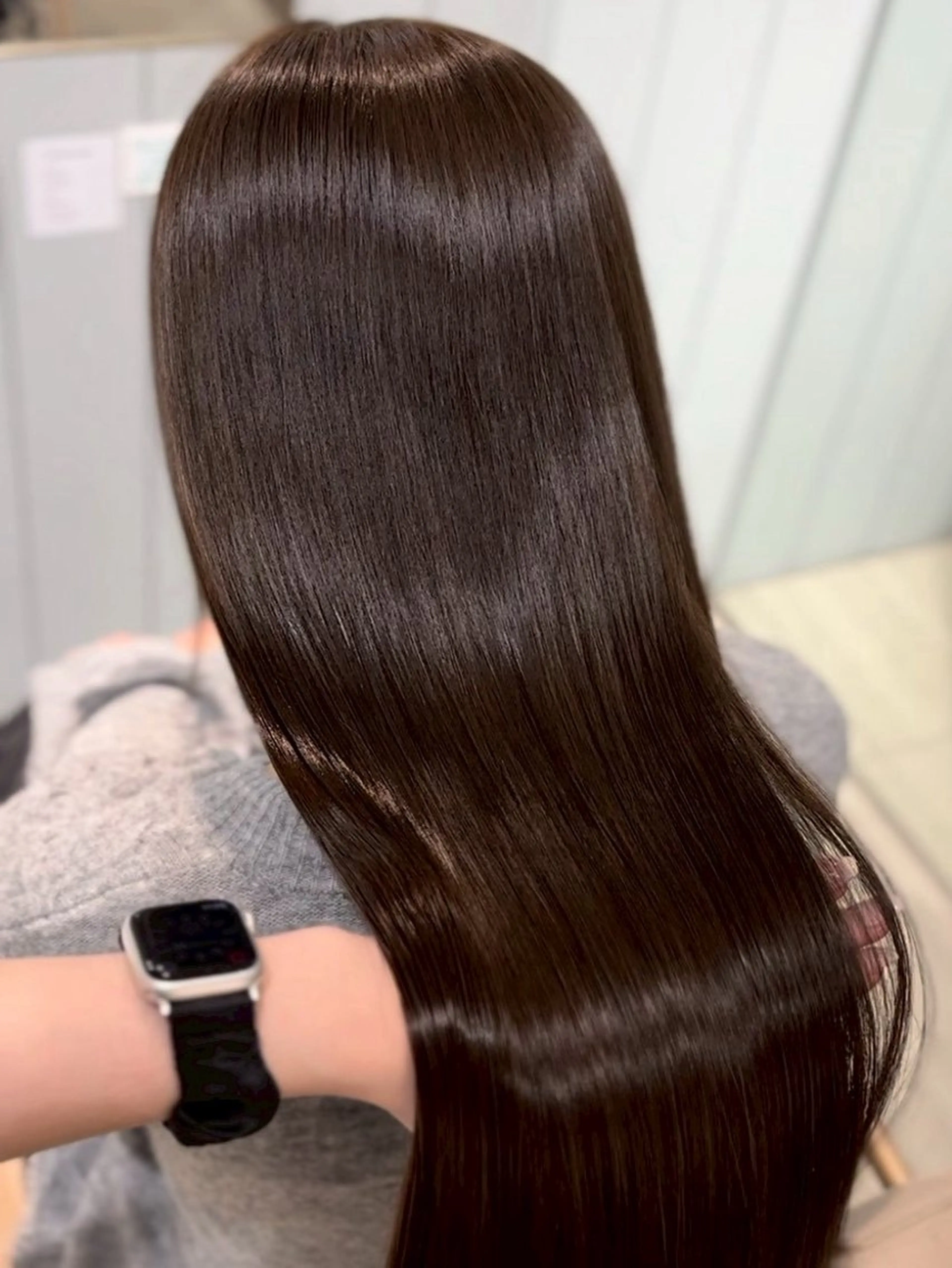 セミロング カラー 縮毛矯正 ヘアカラー 縮毛矯正 トリートメント 縮毛矯正／レイヤー／ 髪質改善／海月のヘアスタイル