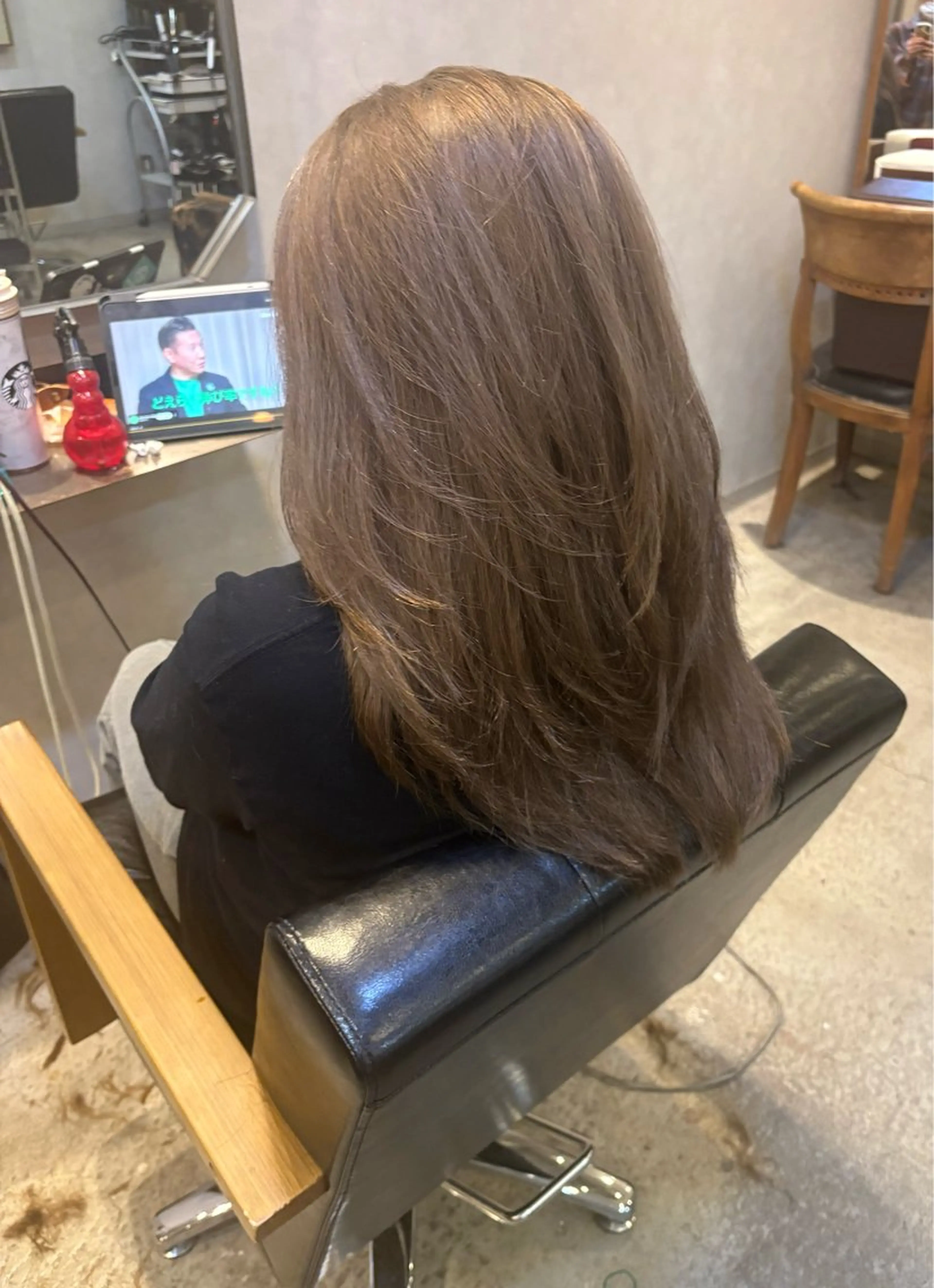 ロング カット ヘアカラー 小堀 いぶきのヘアスタイル