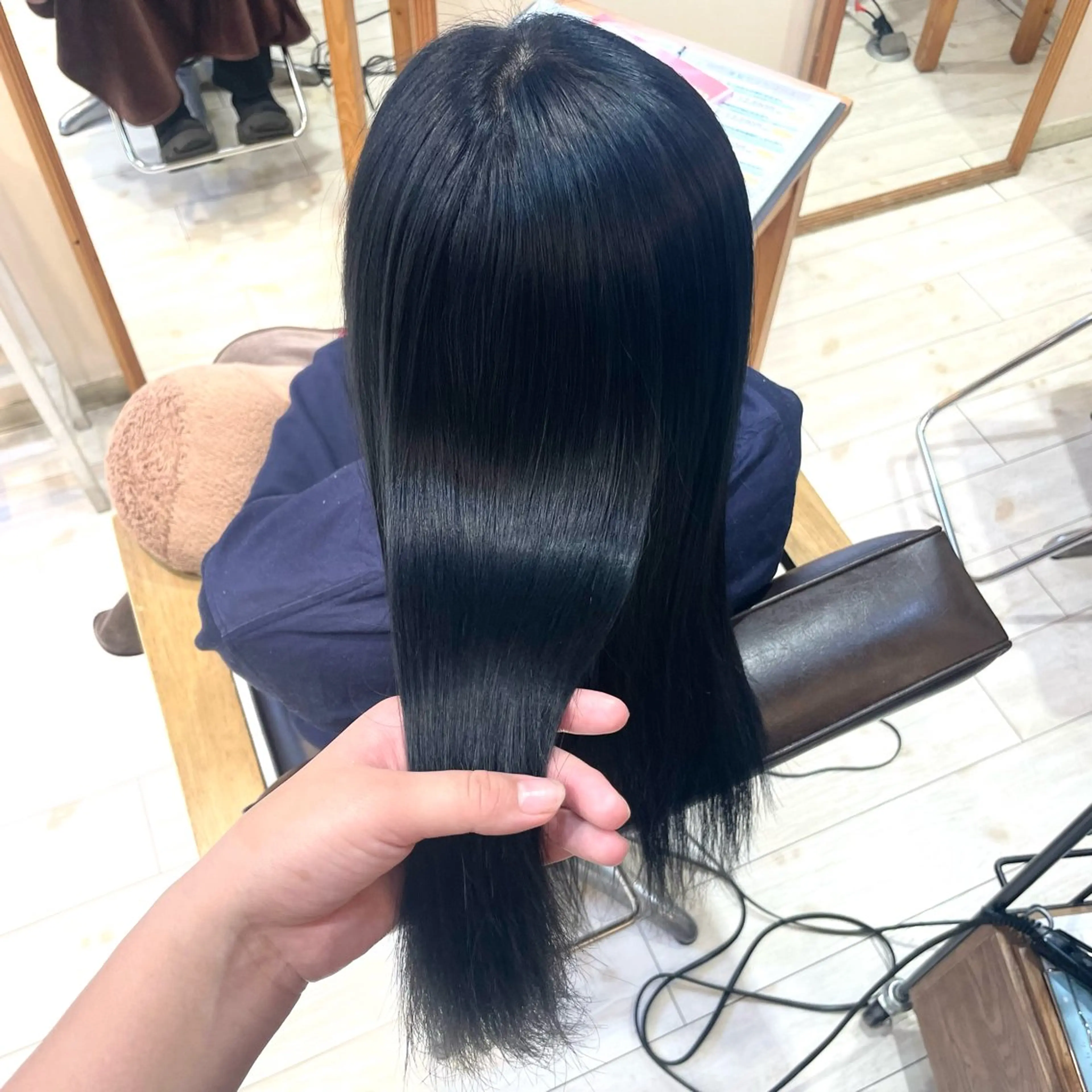 セミロング ヘアカラー アレンジ🎀ツヤ髪✨ 北野亜優実‪🌱‬のヘアスタイル