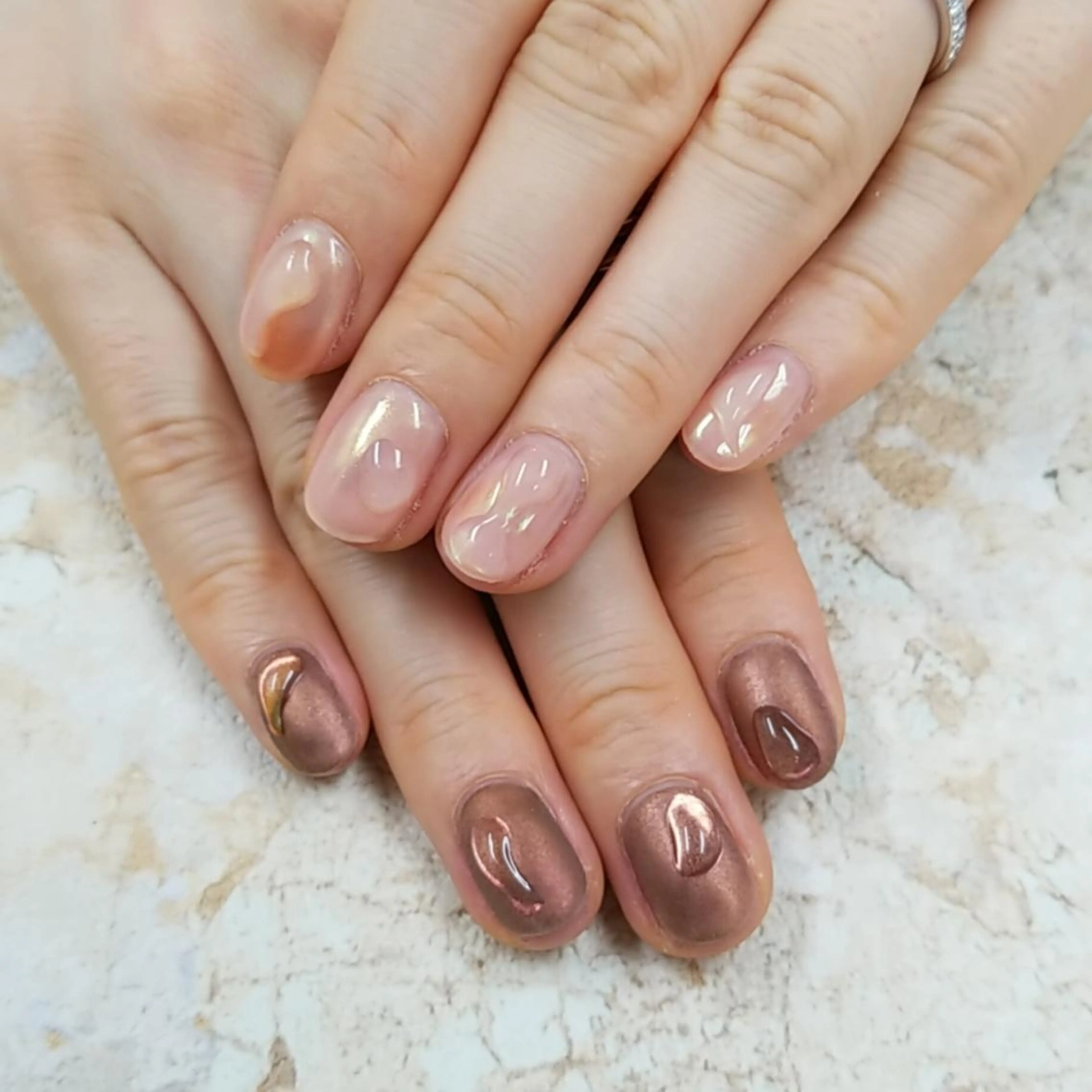 ネイル アートネイル ジェルネイル マグネットネイル 持ち込み ニュアンスネイル 河野ちえ (雑誌掲載サロン)のネイルデザイン