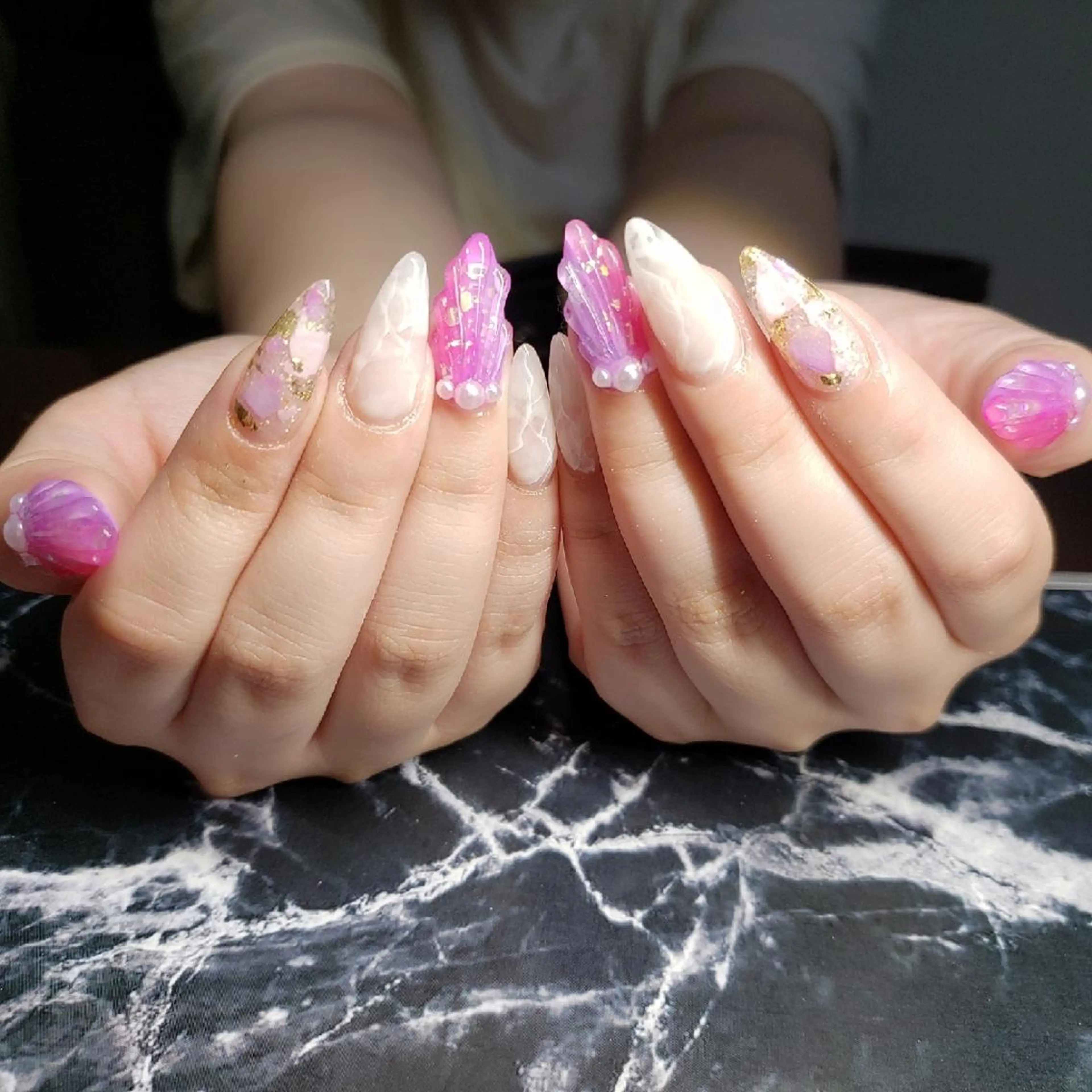 ミディアム ネイル ハンドネイル クロキ 。のネイルデザイン