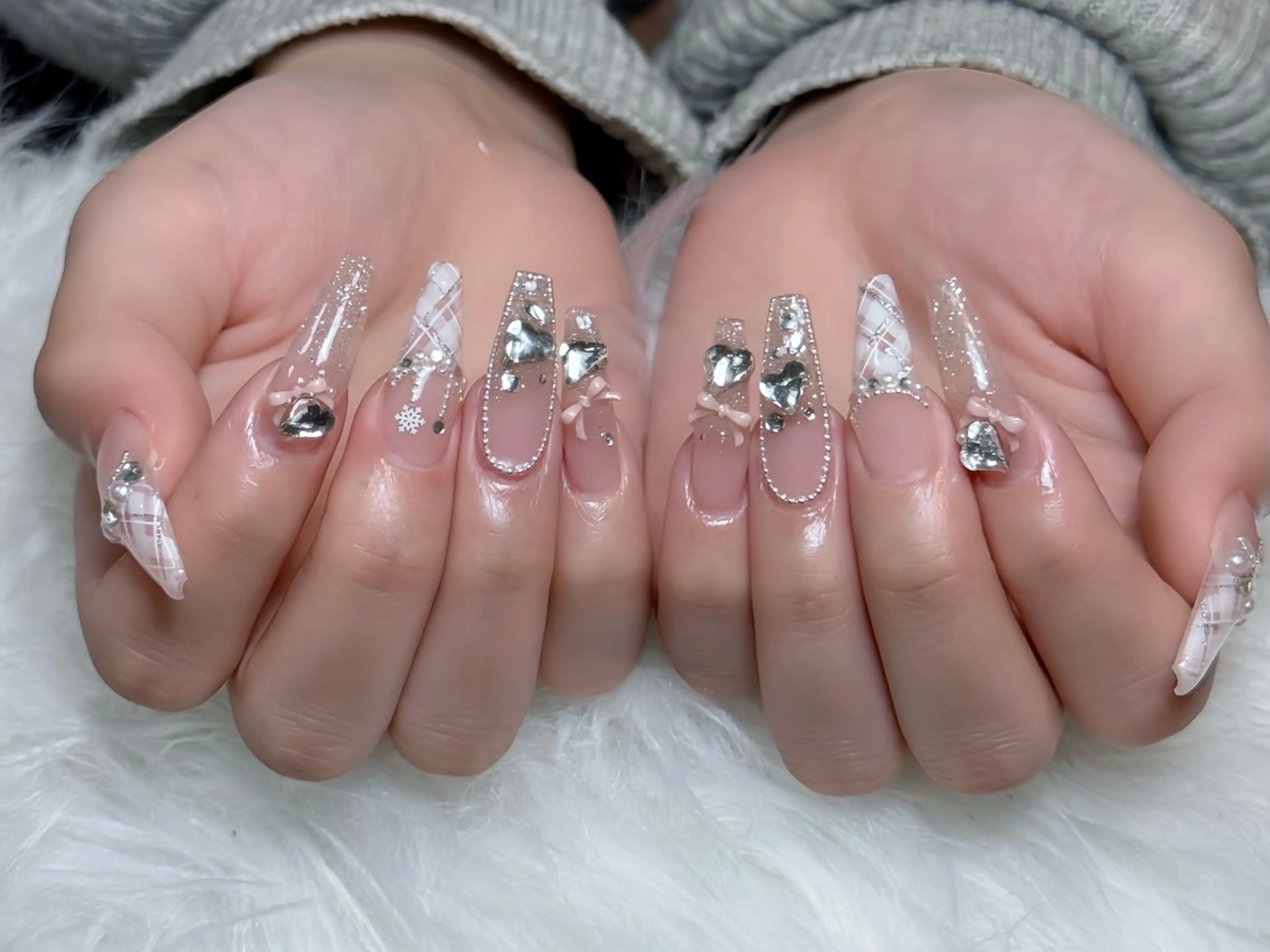 ネイル オーロラネイル ボルドー ブラウン 氷ネイル・うるうるネイル キラキラネイル ハンドネイル Julli ジュリのネイルデザイン