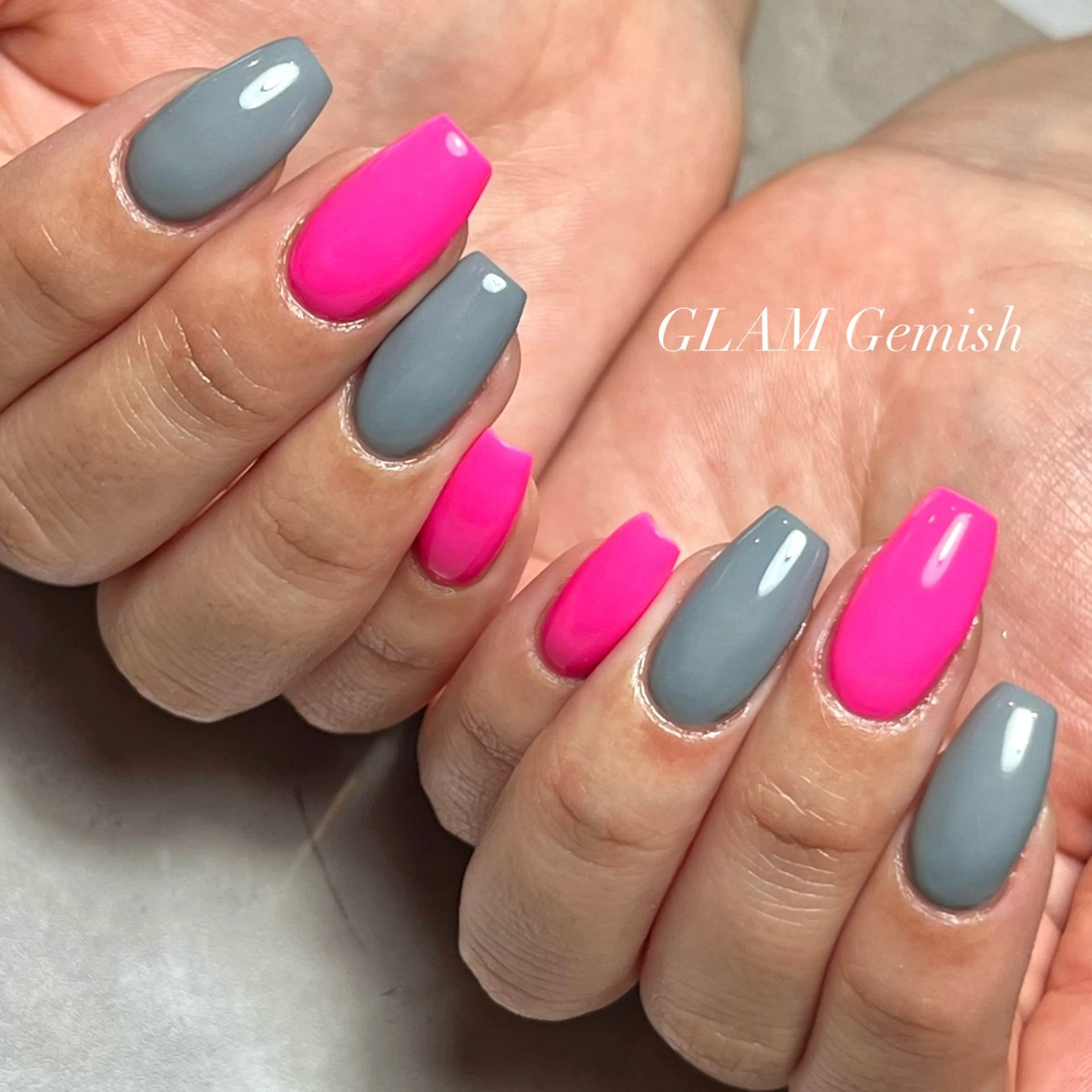 ネイル ワンカラーネイル フットネイル 藤崎 恵梨香のネイルデザイン