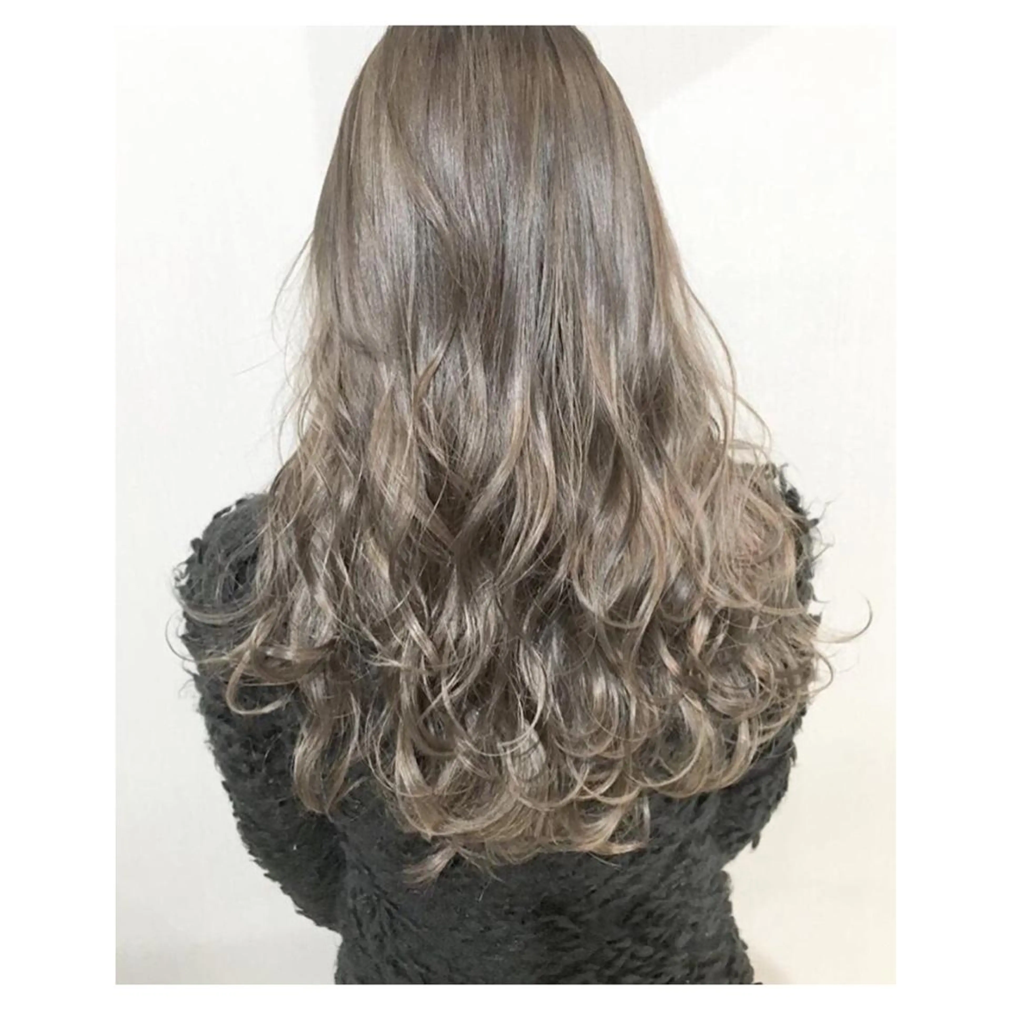 カラー biscohair 髪にドラマを。のヘアスタイル