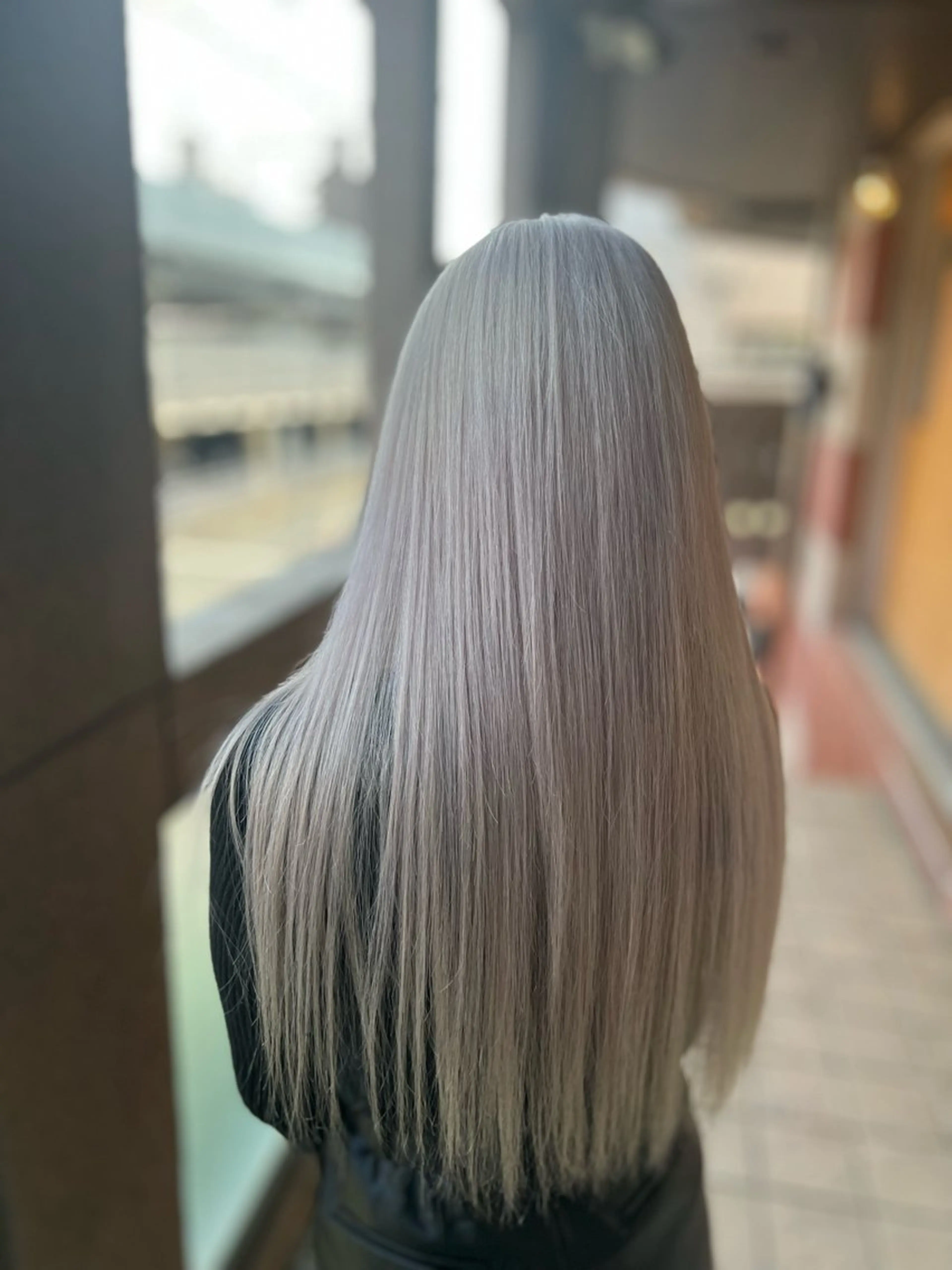 セミロング カラー ブリーチ ケアブリーチ ハイトーンカラー 髪質改善 カット ヘアカラー トリートメント 日野 和也のヘアスタイル