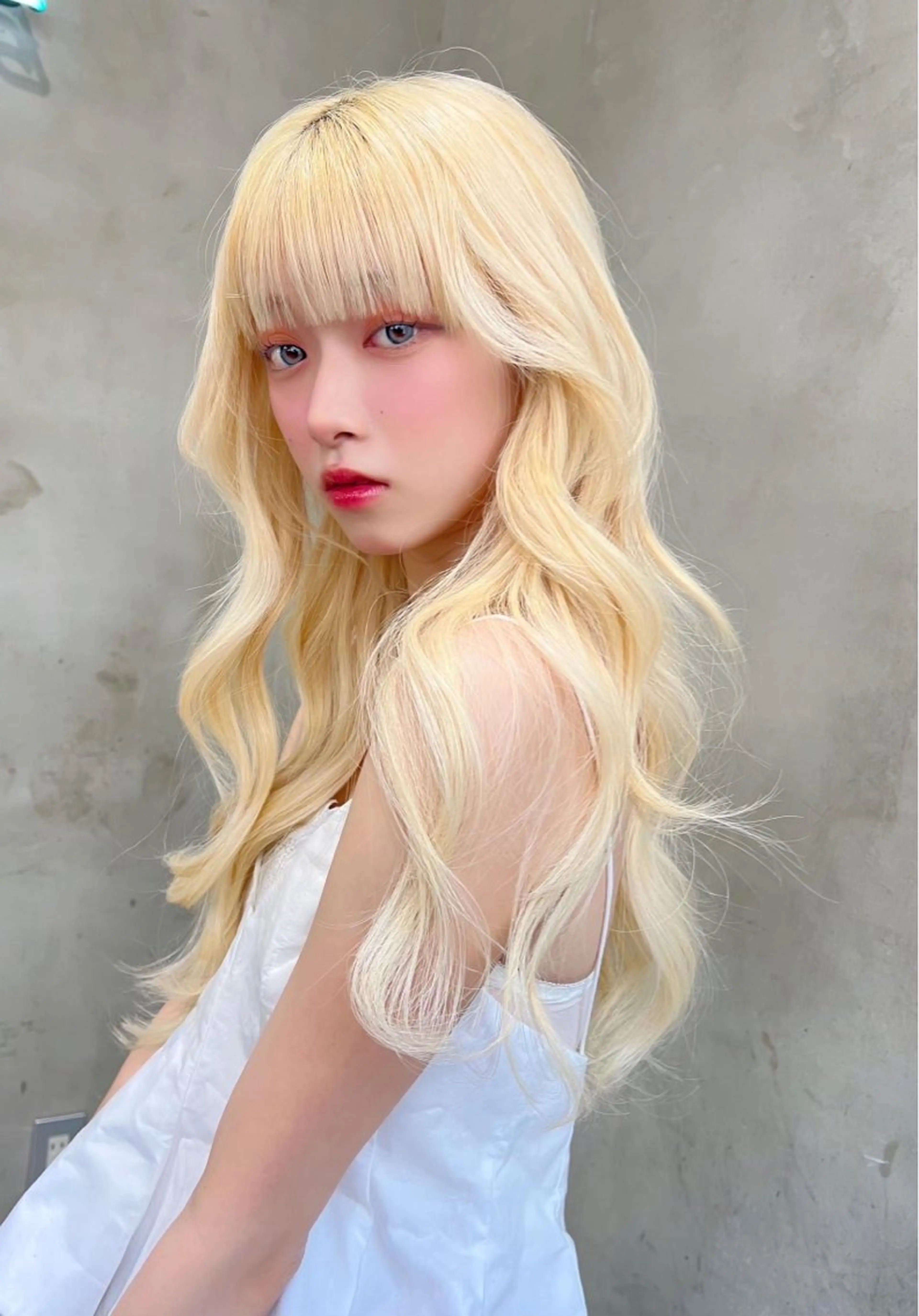 ロング ヘアカラー 五川 懸心のヘアスタイル