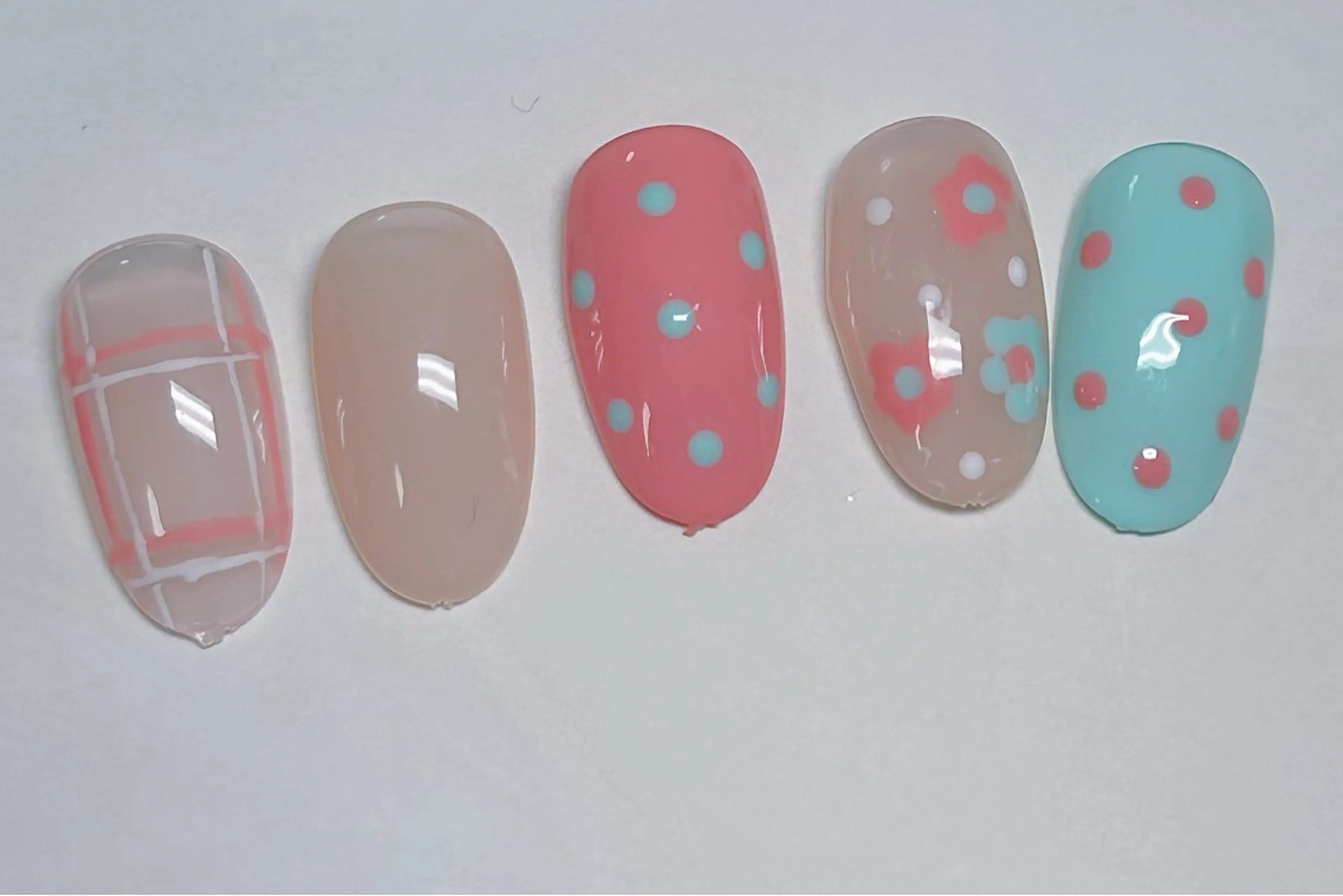 ネイル コウ ヨウのネイルデザイン